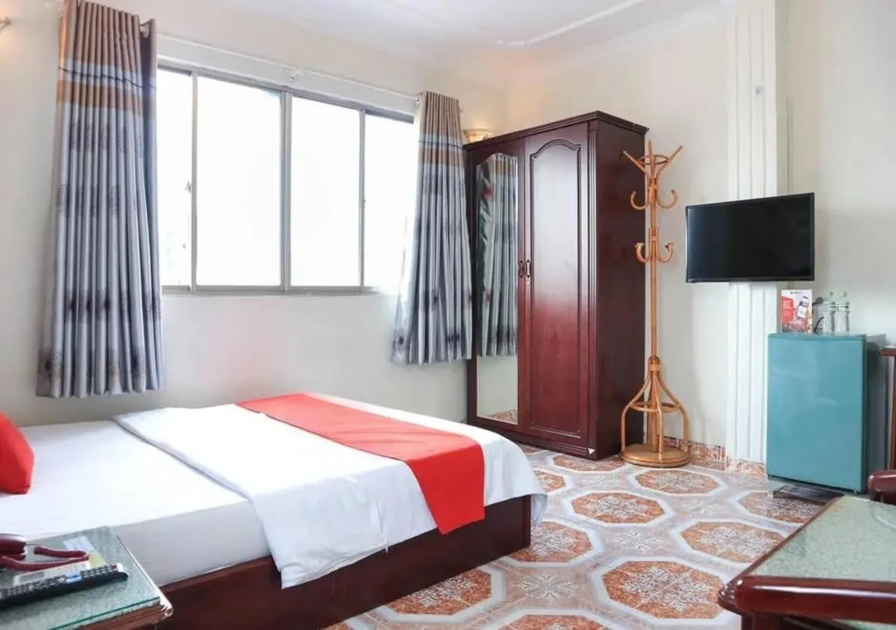 Bedroom, Bed in Tan Hoang Long Hotel