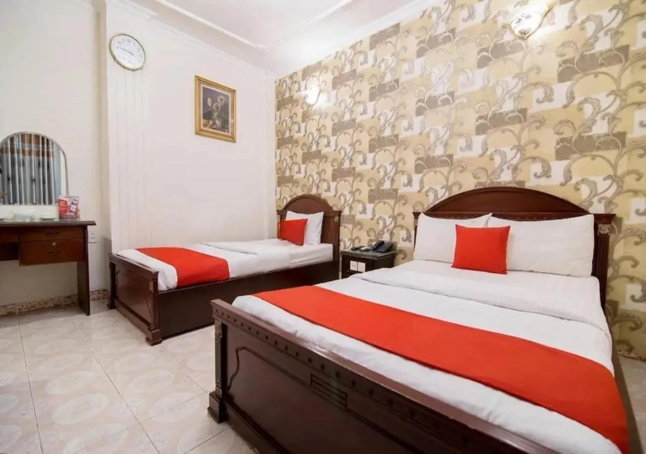 Bedroom, Bed in Tan Hoang Long Hotel