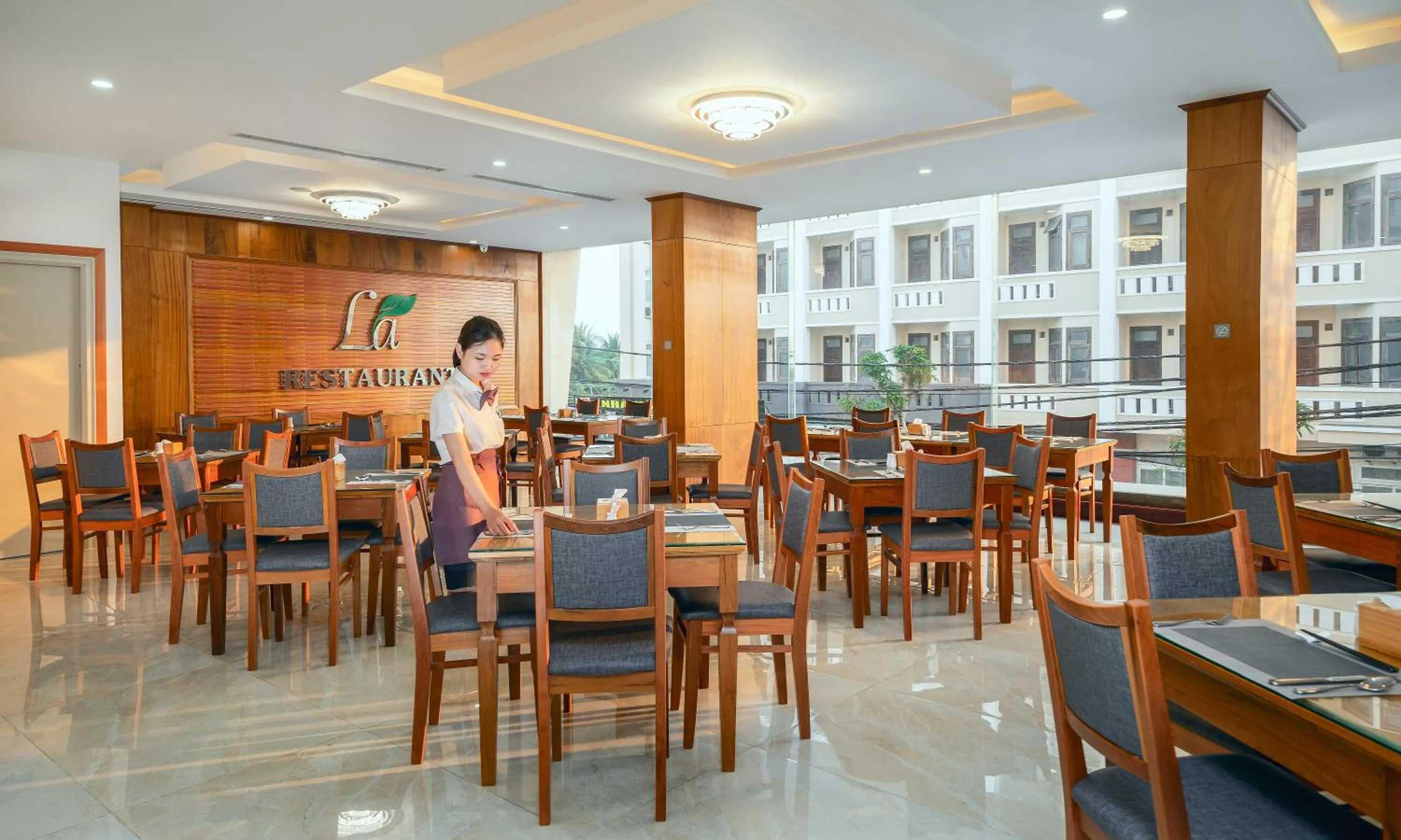 Restaurant/places to eat in Sunny Ocean Hotel & Spa