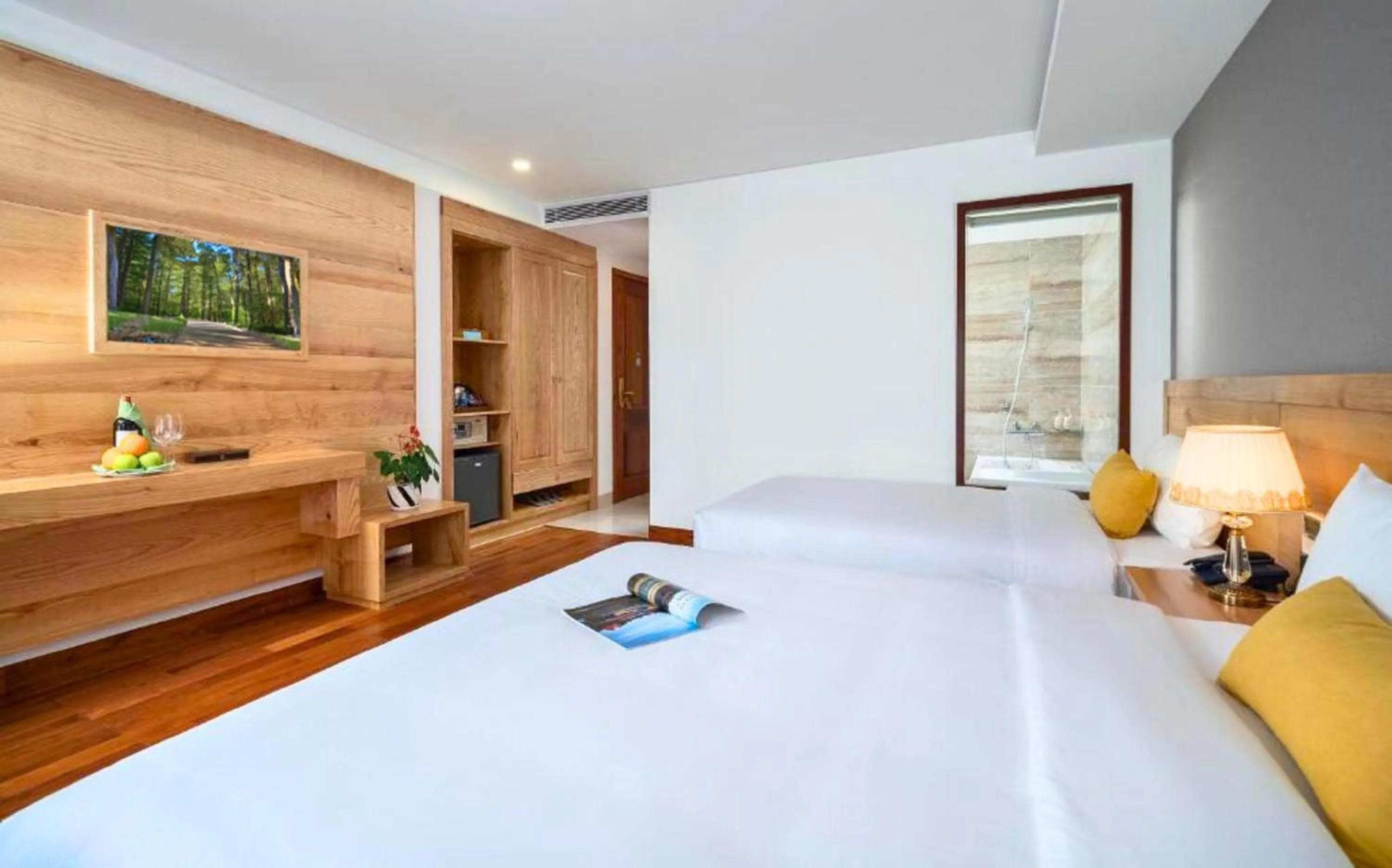 Bed in Sunny Ocean Hotel & Spa