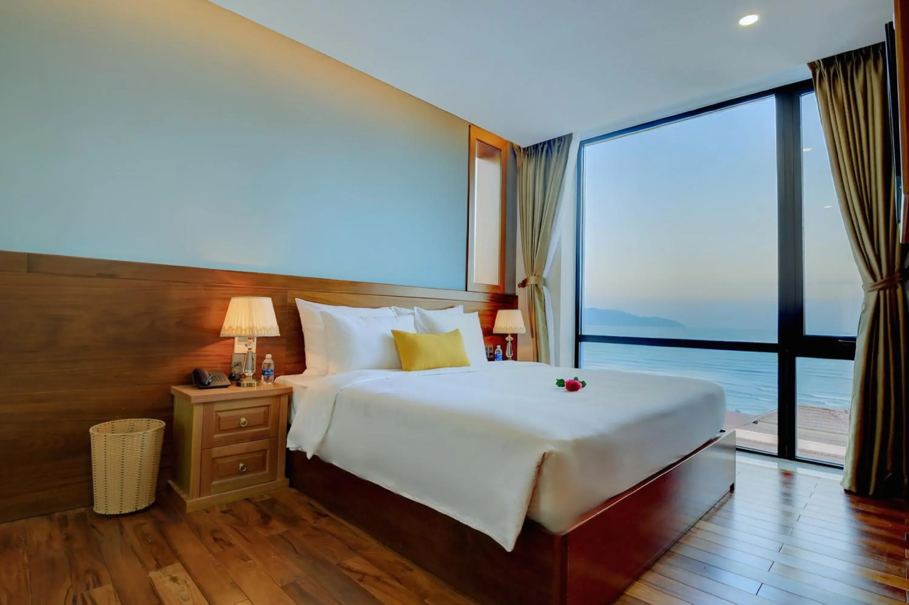 Bed in Sunny Ocean Hotel & Spa Bed in Sunny Ocean Hotel & Spa