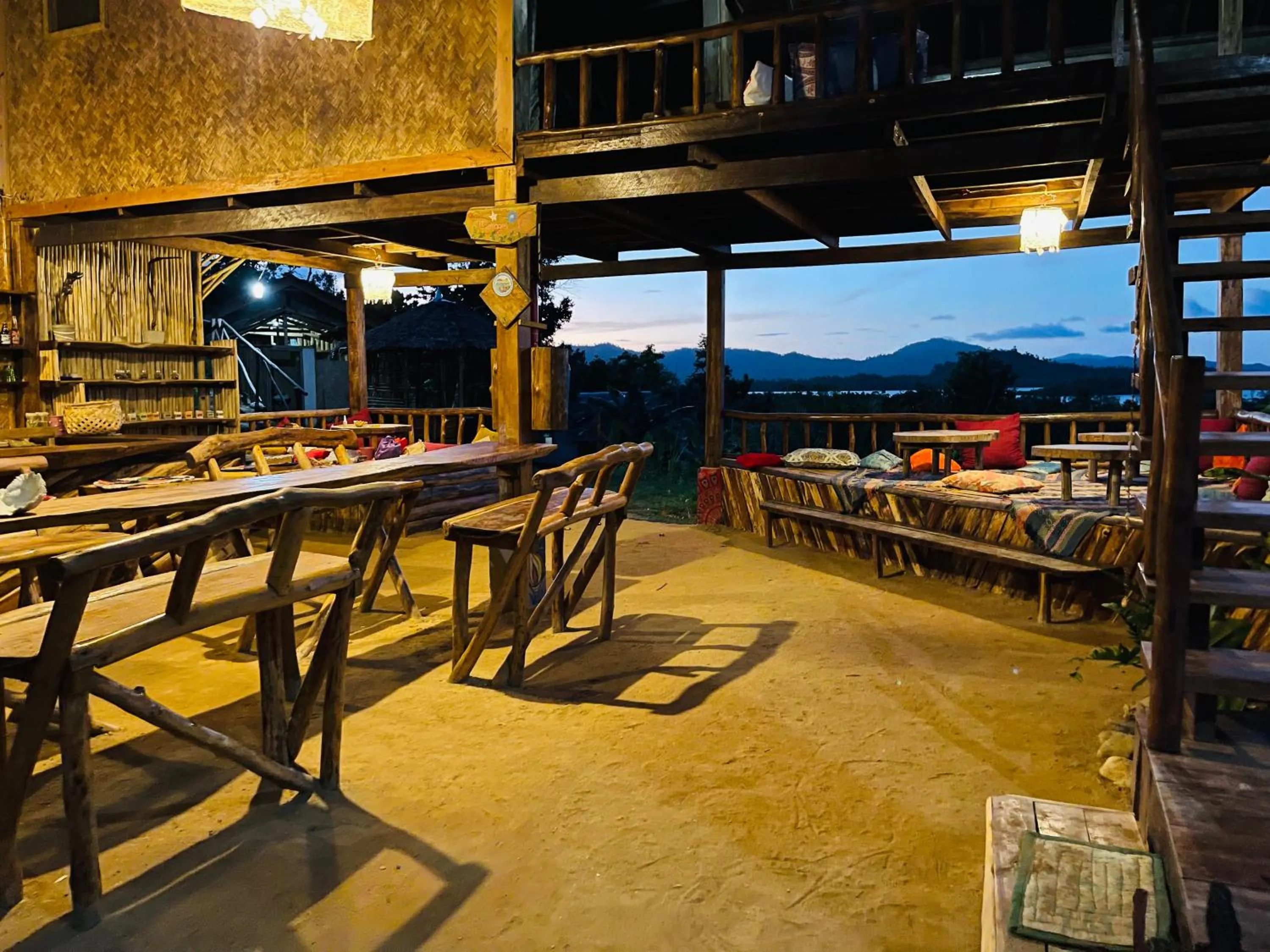 Jungle bar Resto & Cottages