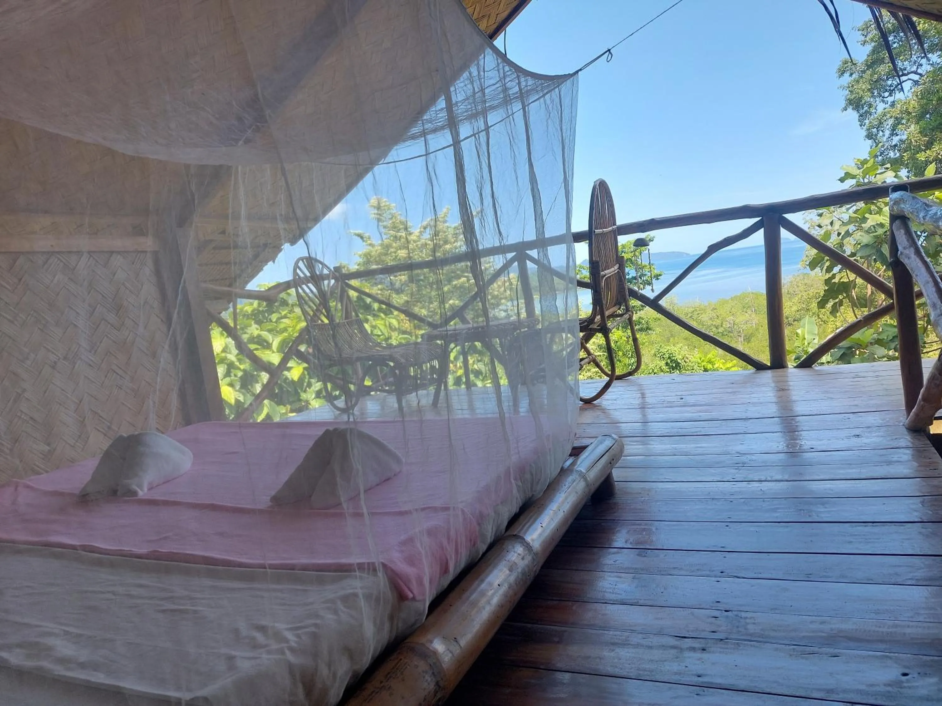 Bed in Jungle bar Resto & Cottages