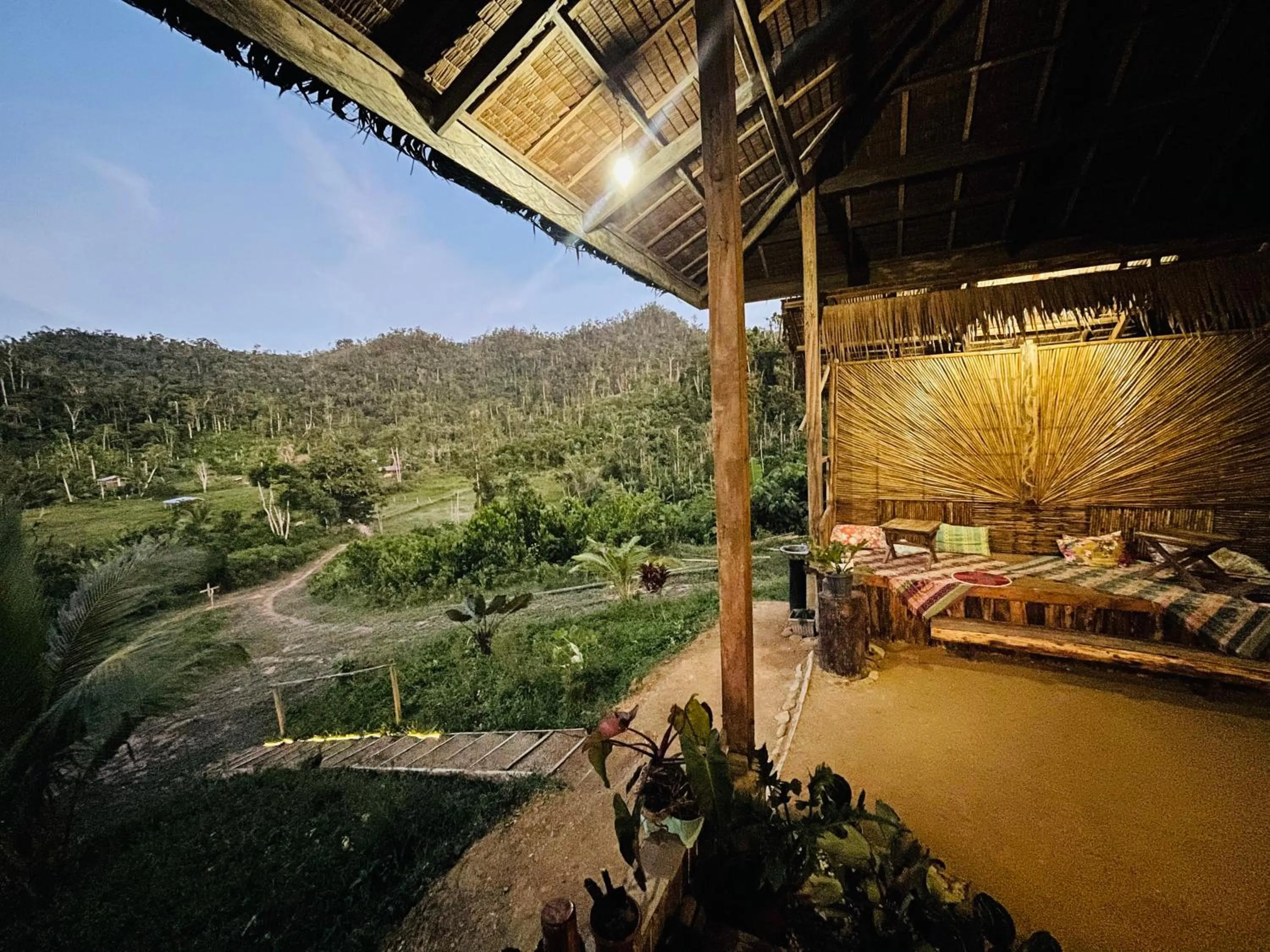 Jungle bar Resto & Cottages