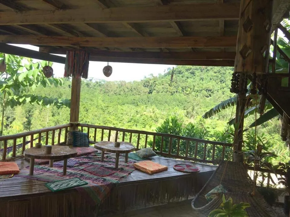 Restaurant/places to eat in Jungle bar Resto & Cottages