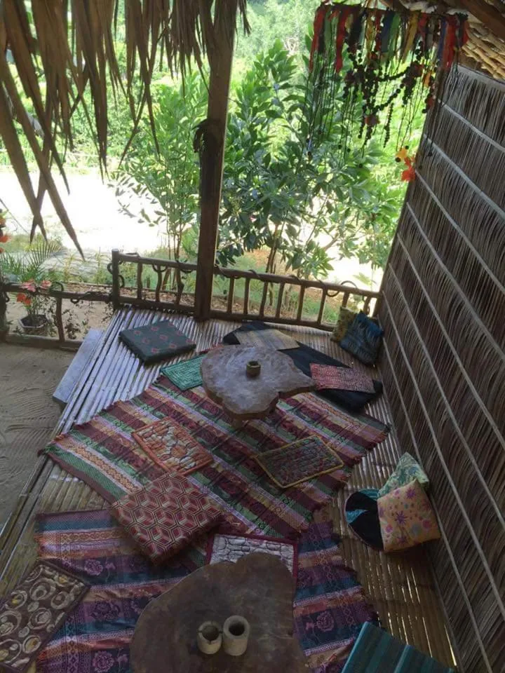 Restaurant/places to eat in Jungle bar Resto & Cottages