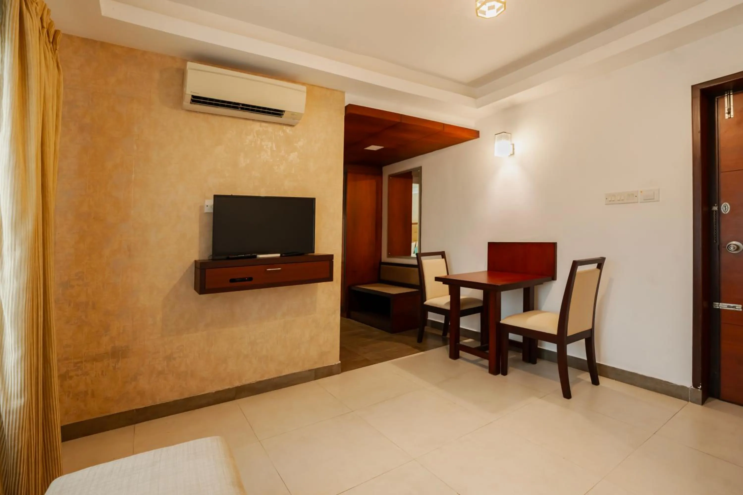 Dining area in Hotel White Gate Residency -near to Vaikom Sri Mahadeva Temple