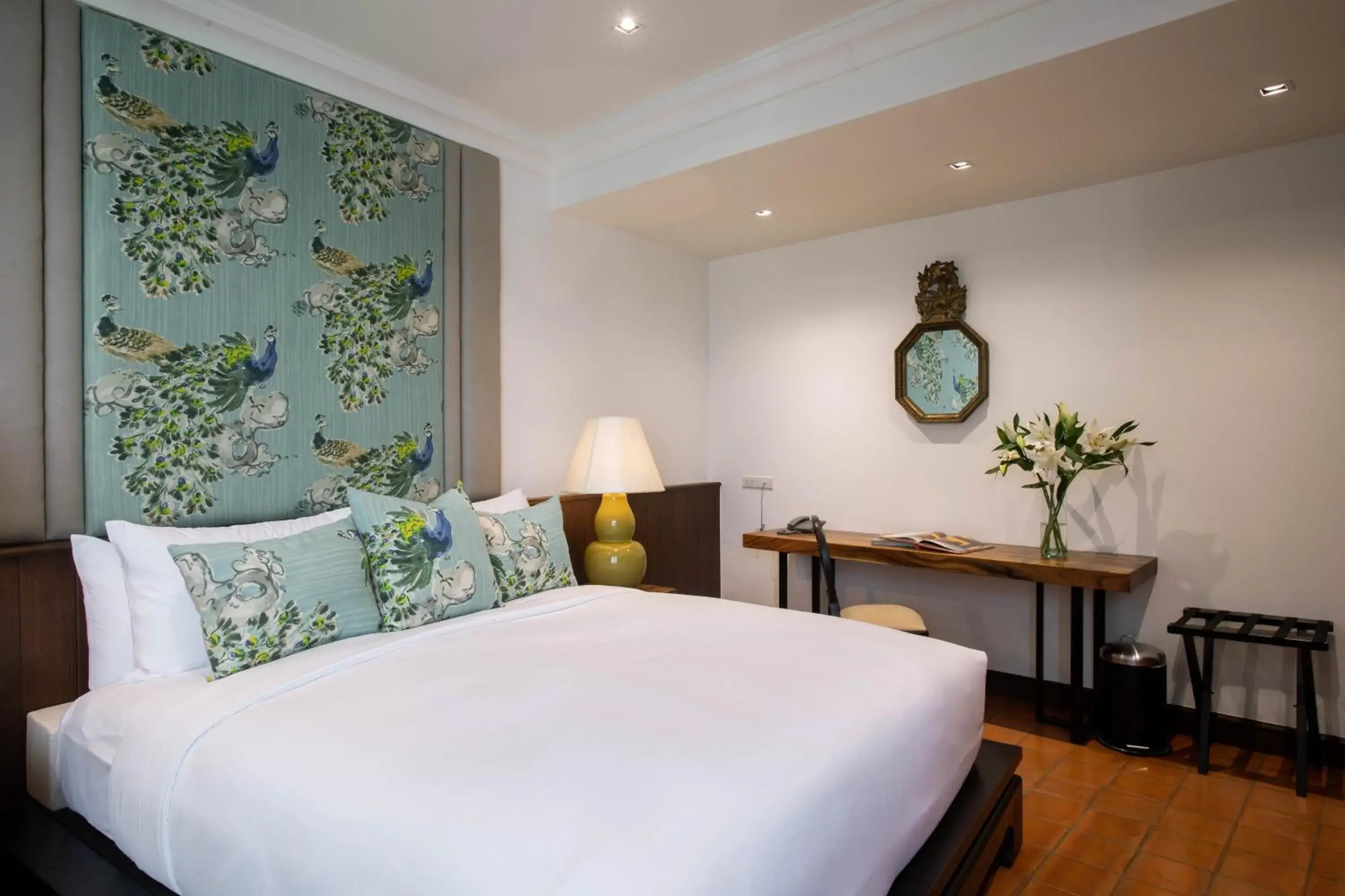 Bed in The Bridge An Eclectic Luxotel Bed in The Bridge An Eclectic Luxotel