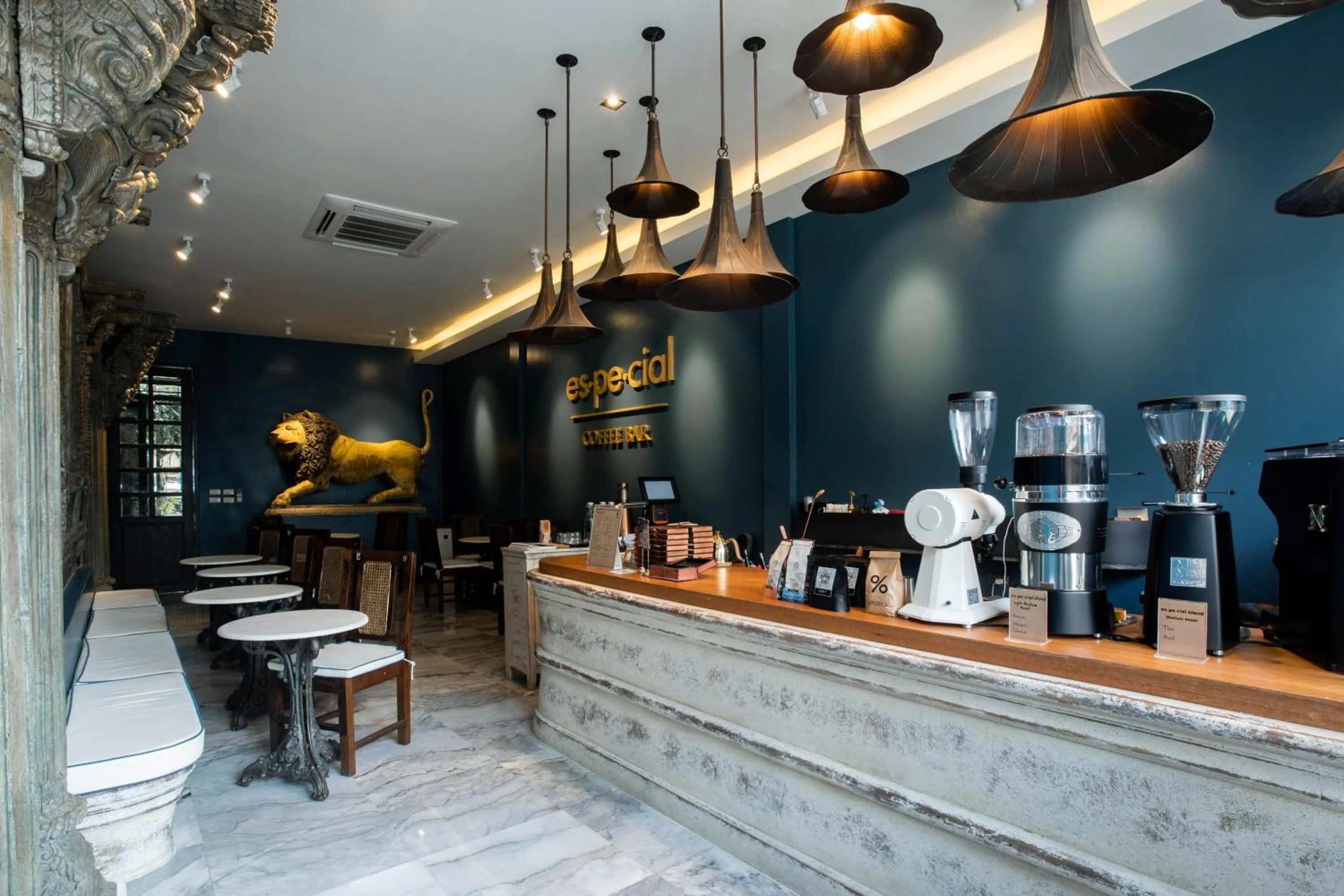 Lounge or bar in The Bridge An Eclectic Luxotel