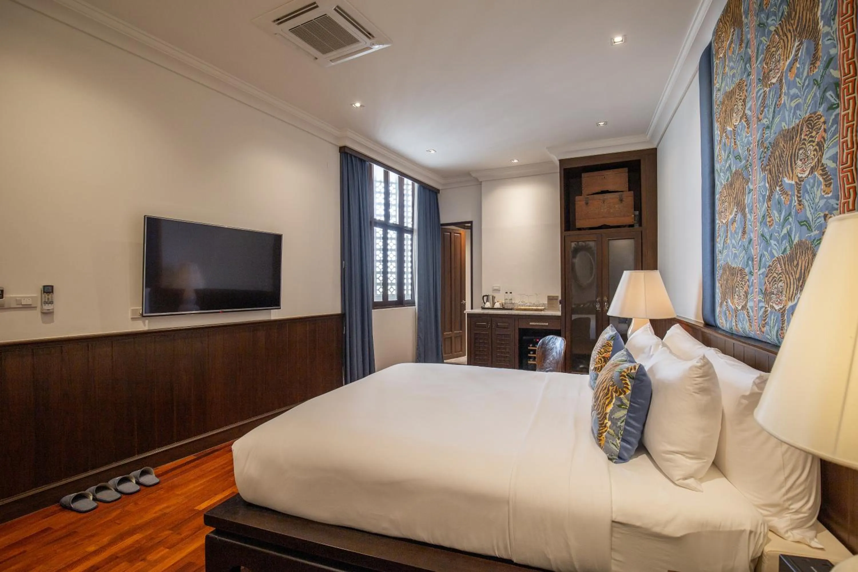 Bed in The Bridge An Eclectic Luxotel