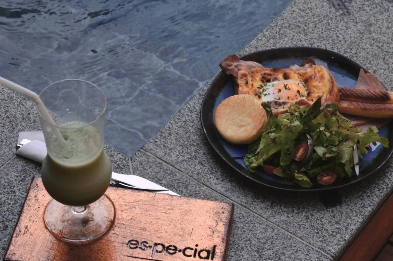 Food and drinks in The Bridge An Eclectic Luxotel