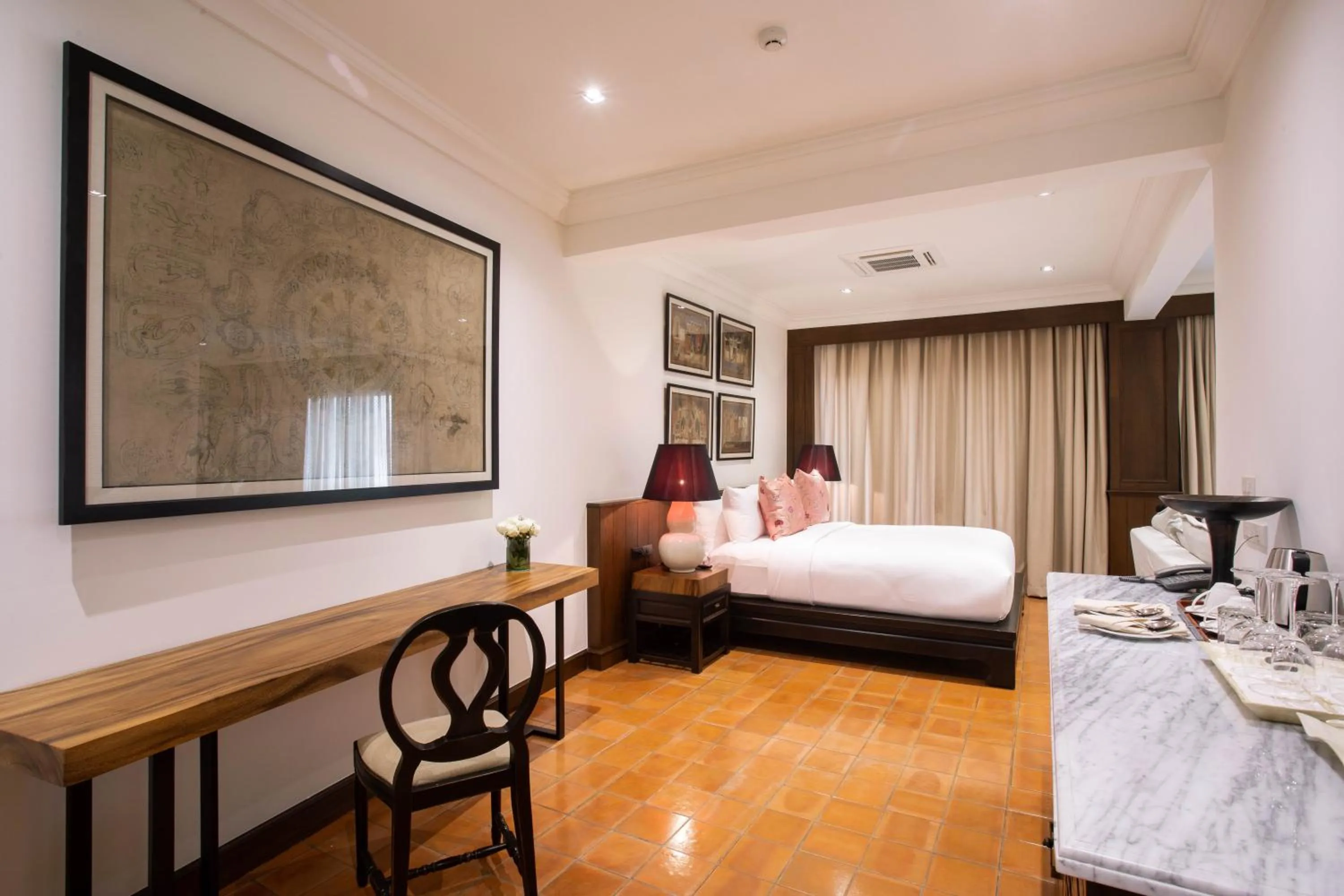 Photo of the whole room, Bed in The Bridge An Eclectic Luxotel