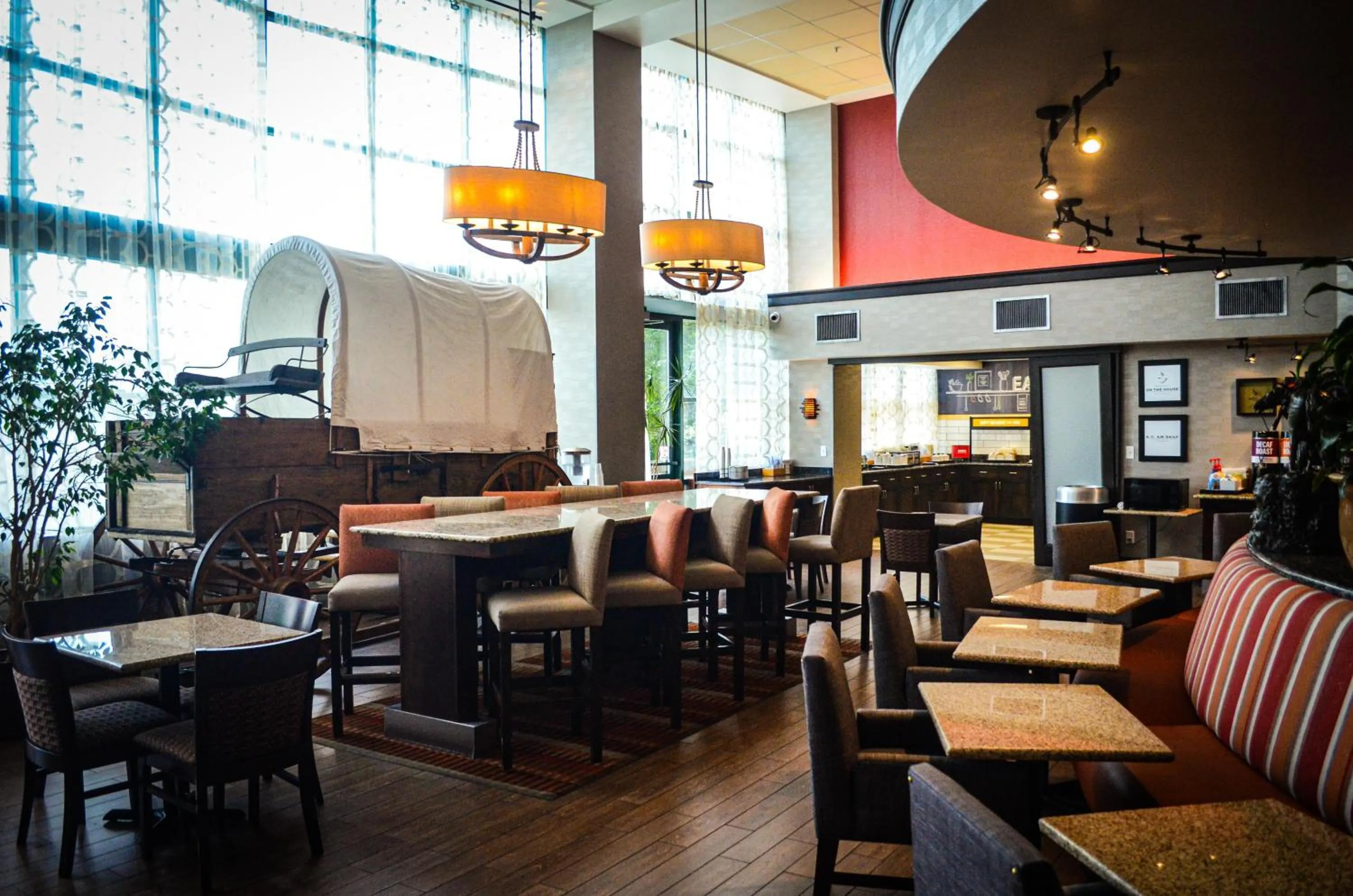 Breakfast in Hampton Inn & Suites Flagstaff - West