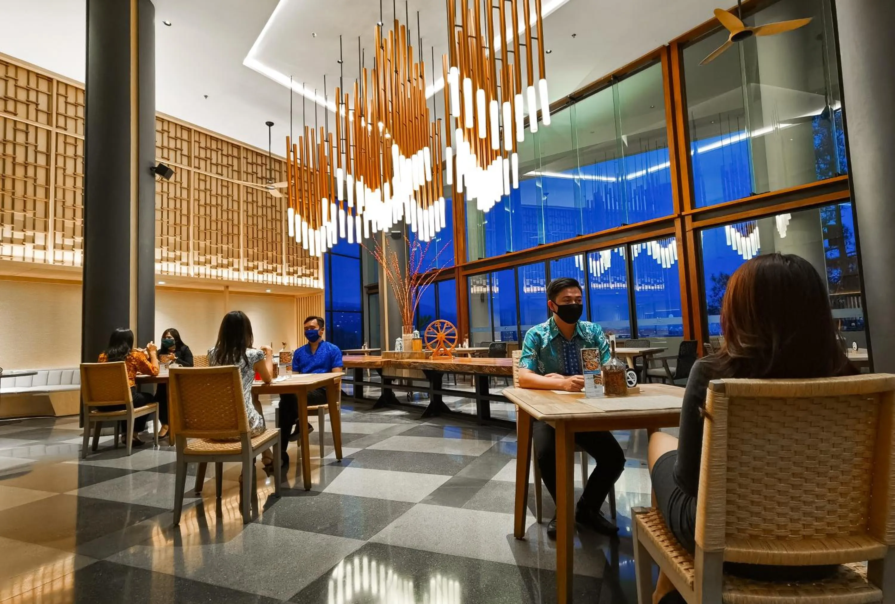 Restaurant/places to eat in Swiss-Belresort Dago Heritage