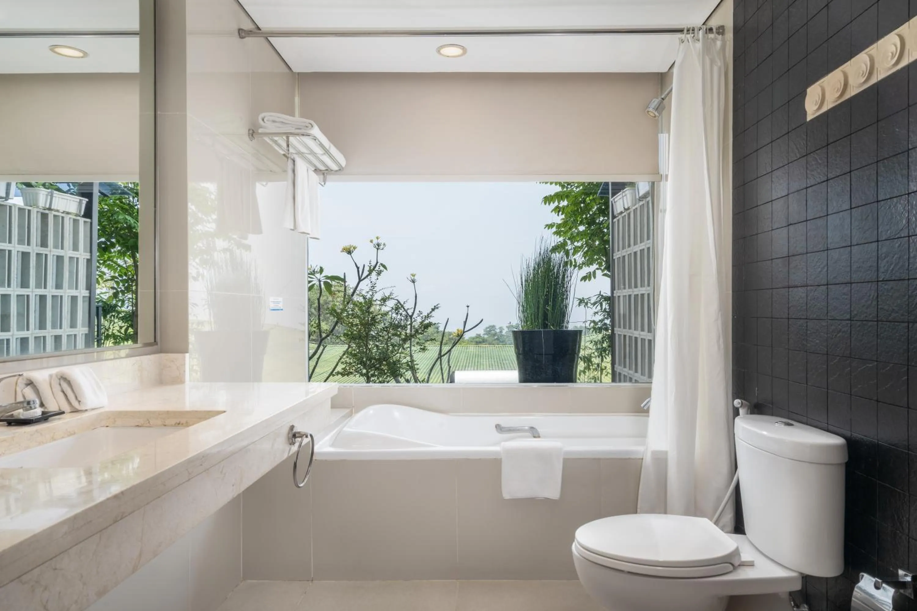 Bathroom in Swiss-Belresort Dago Heritage