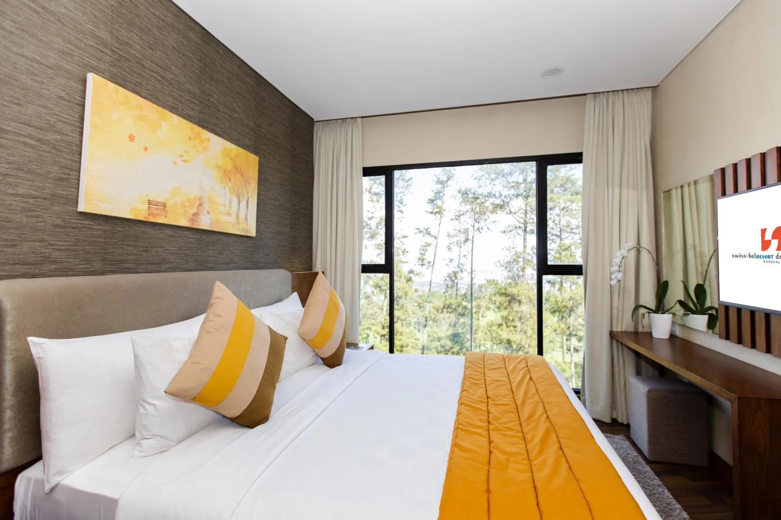 Bedroom, Bed in Swiss-Belresort Dago Heritage