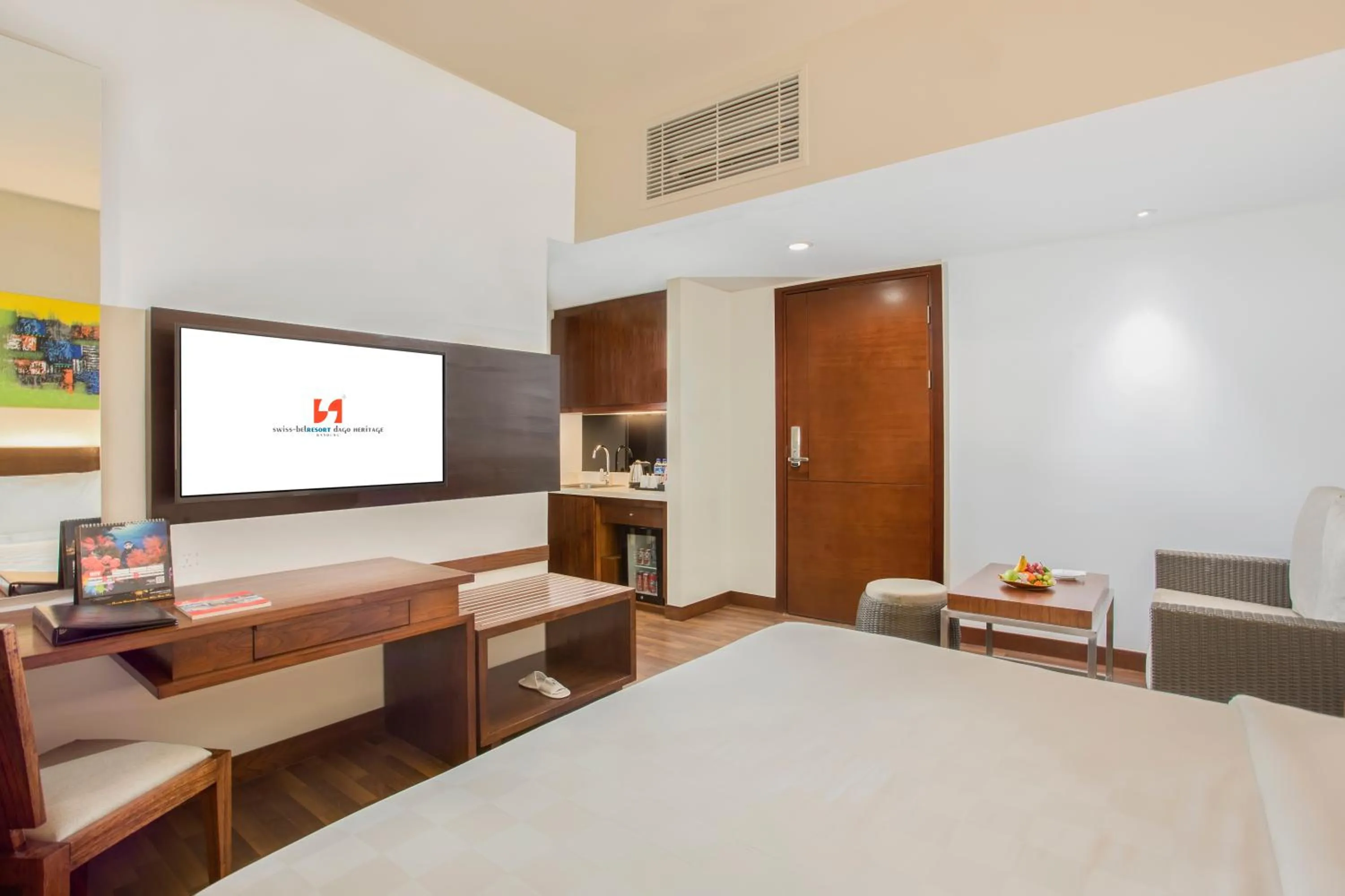 Bedroom, Bed in Swiss-Belresort Dago Heritage