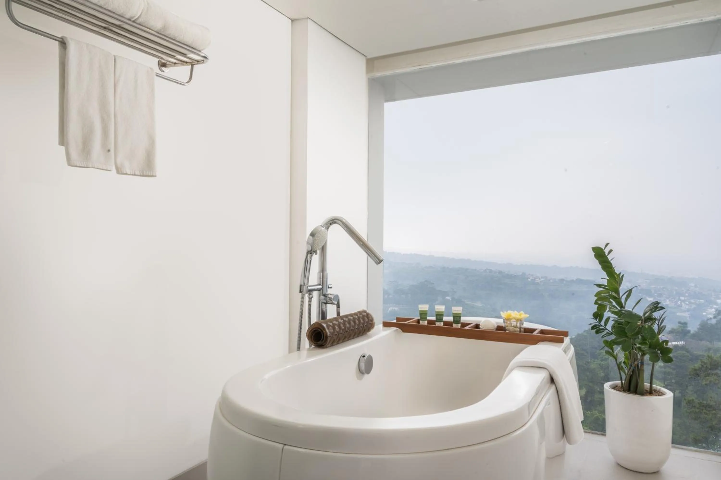 Bathroom in Swiss-Belresort Dago Heritage