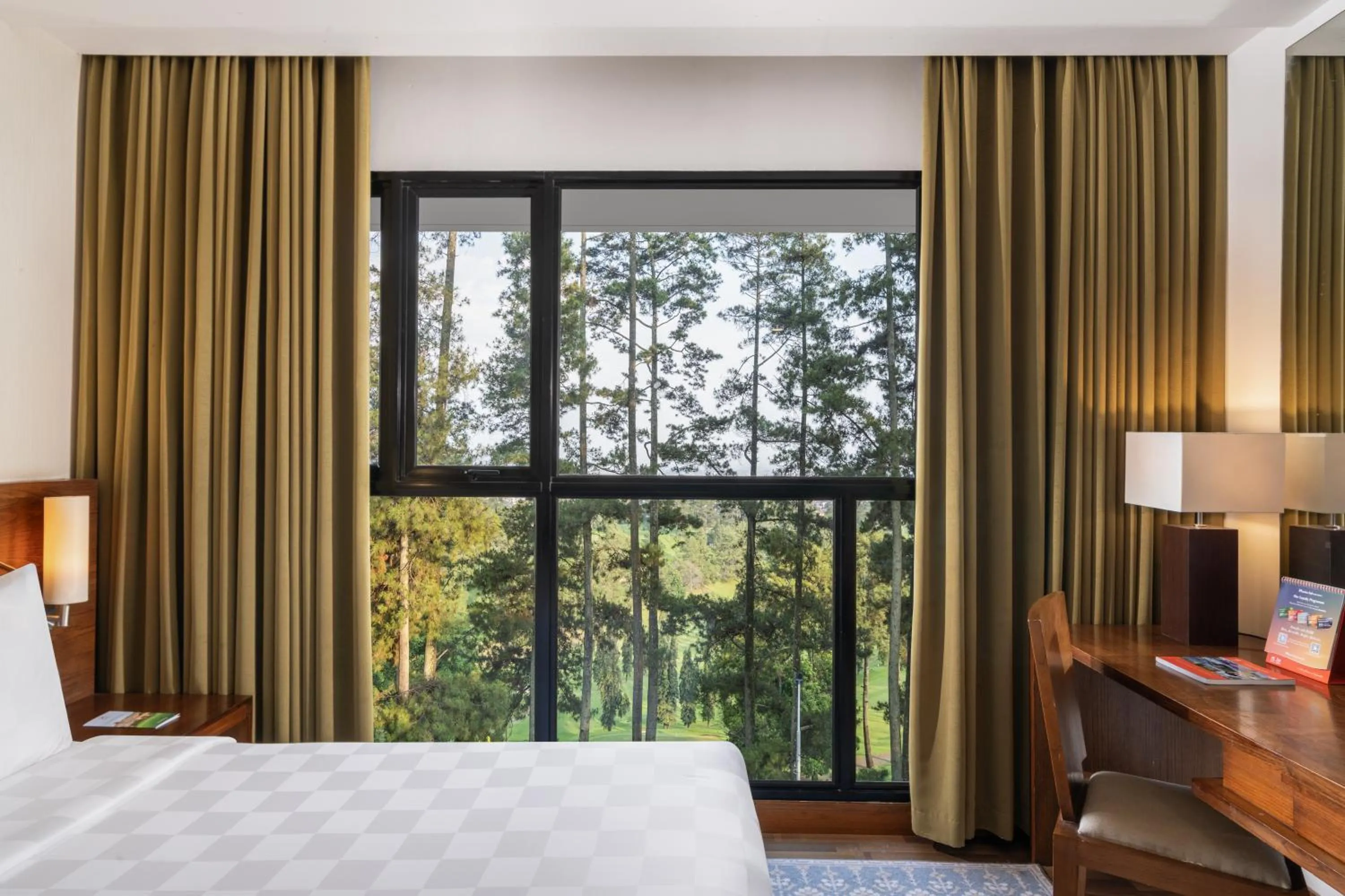 Bed in Swiss-Belresort Dago Heritage