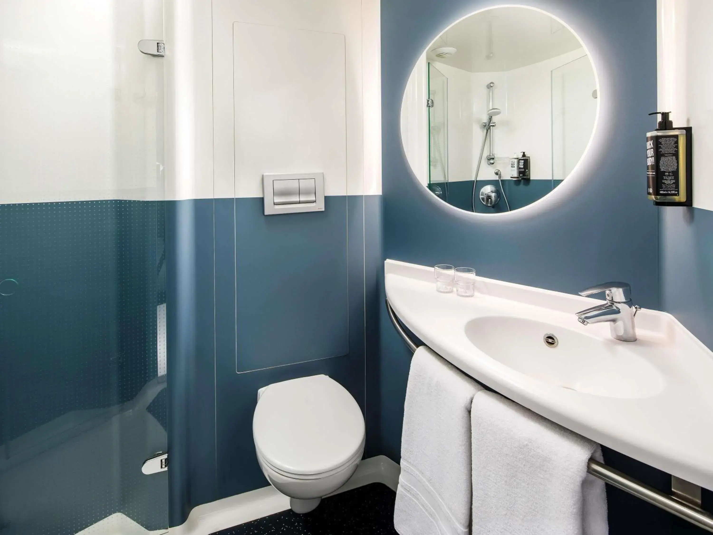 Bedroom in ibis London Blackfriars Bedroom in ibis London Blackfriars