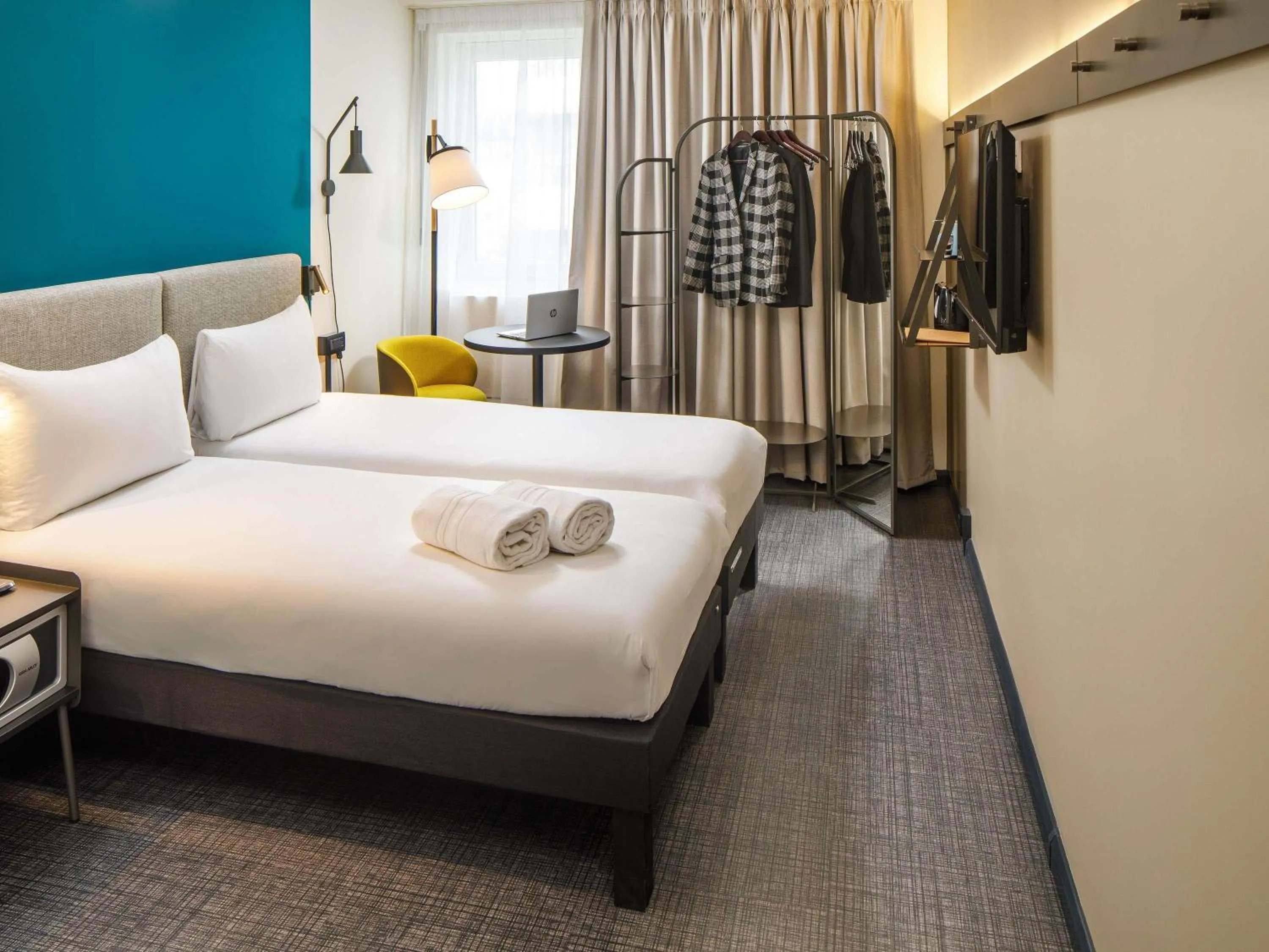 Bedroom, Bed in ibis London Blackfriars