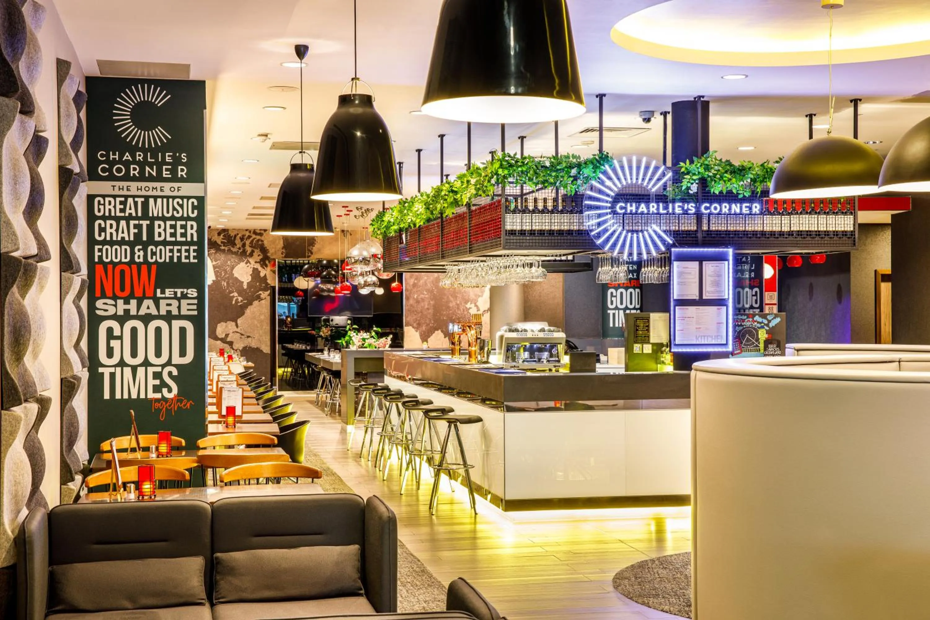 Lounge or bar in ibis London Blackfriars