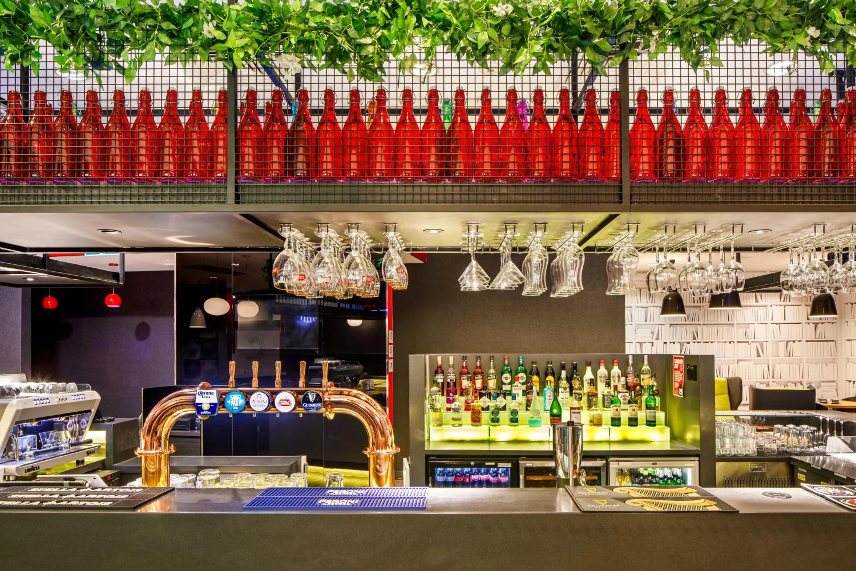 Lounge or bar in ibis London Blackfriars