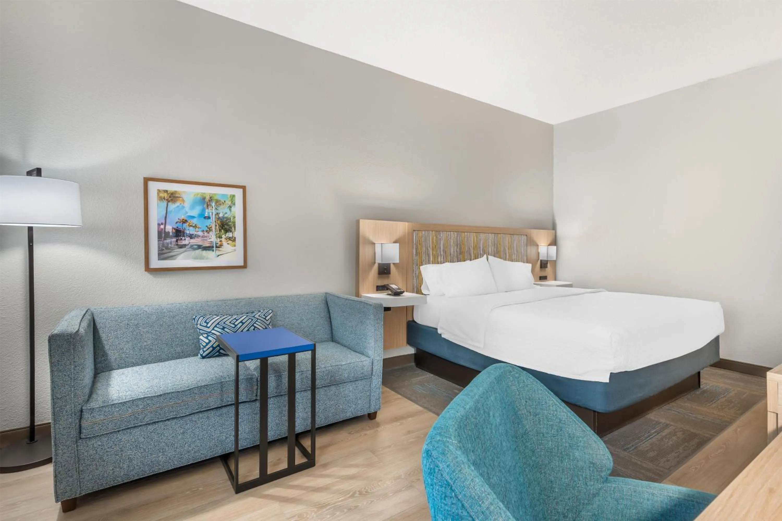 Bed in Hampton Inn Fort Myers-Airport & I-75