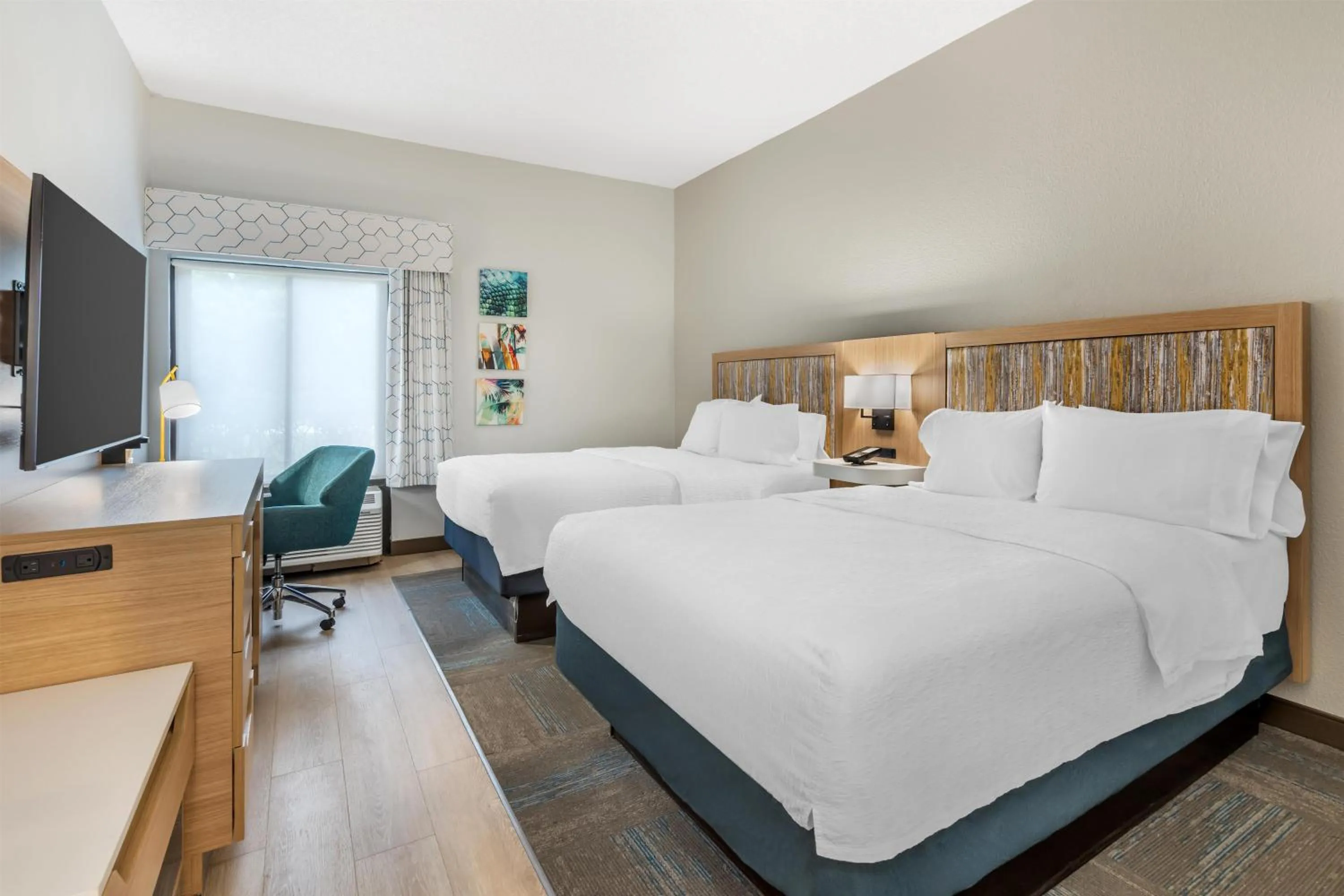 Bed in Hampton Inn Fort Myers-Airport & I-75