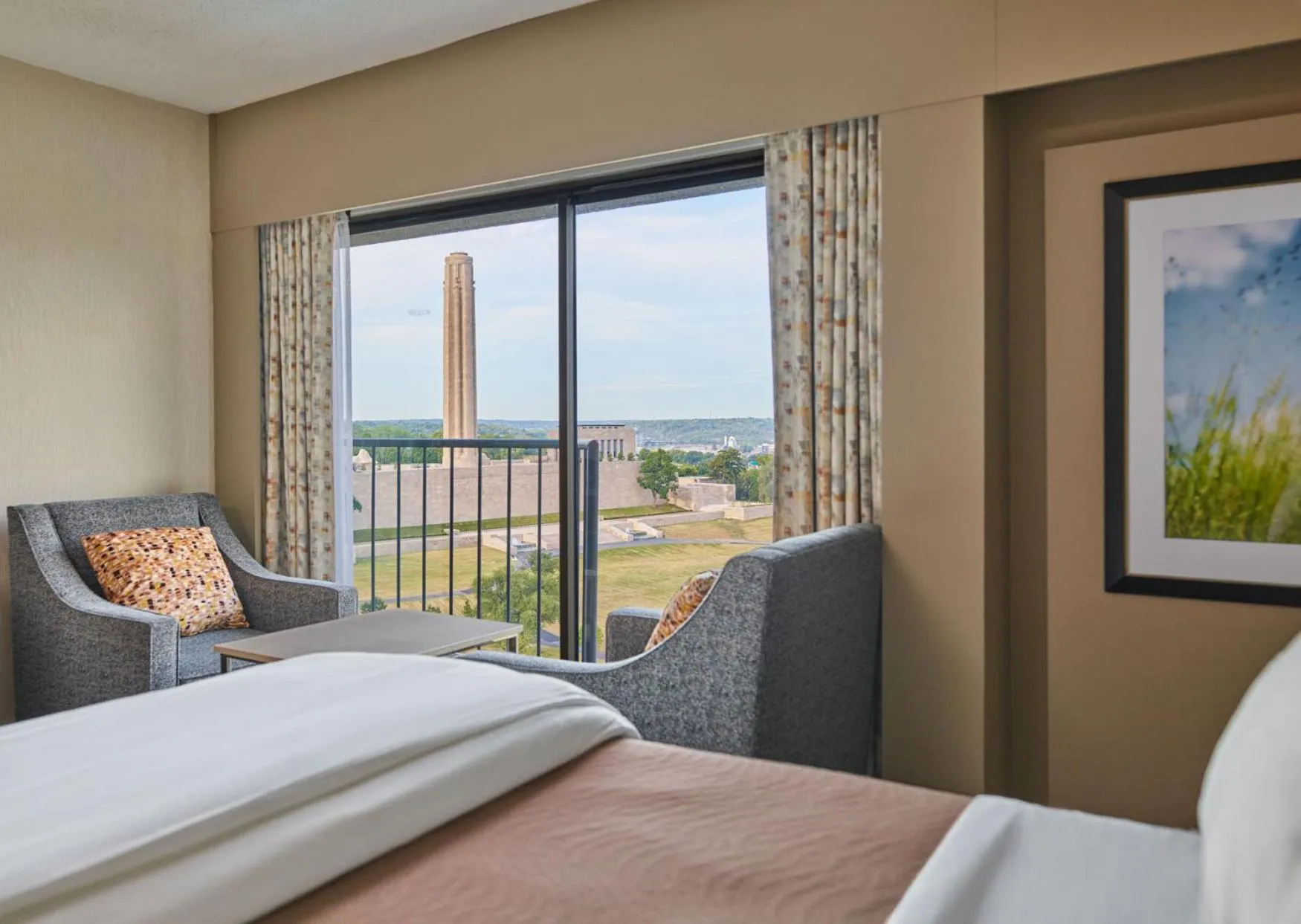 Bed in The Westin Kansas City at Crown Center