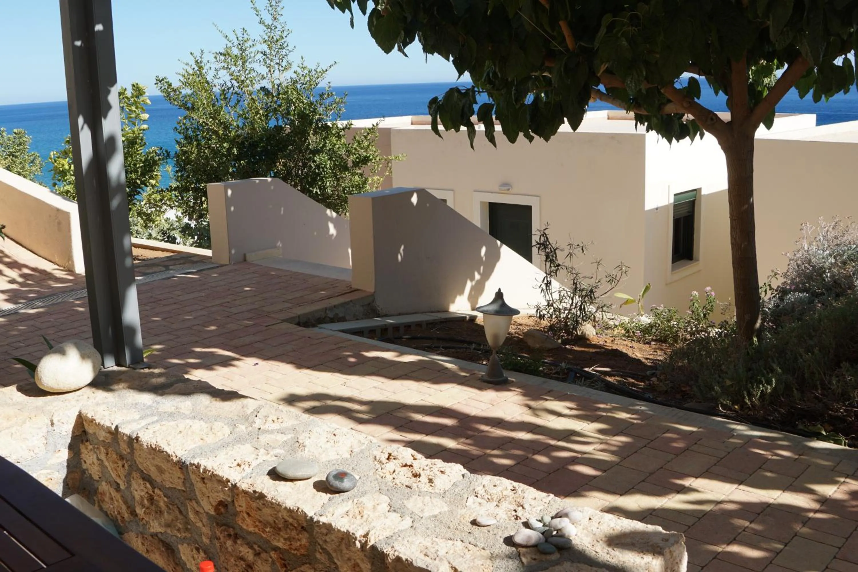 Garden in Portela Suites Kastri