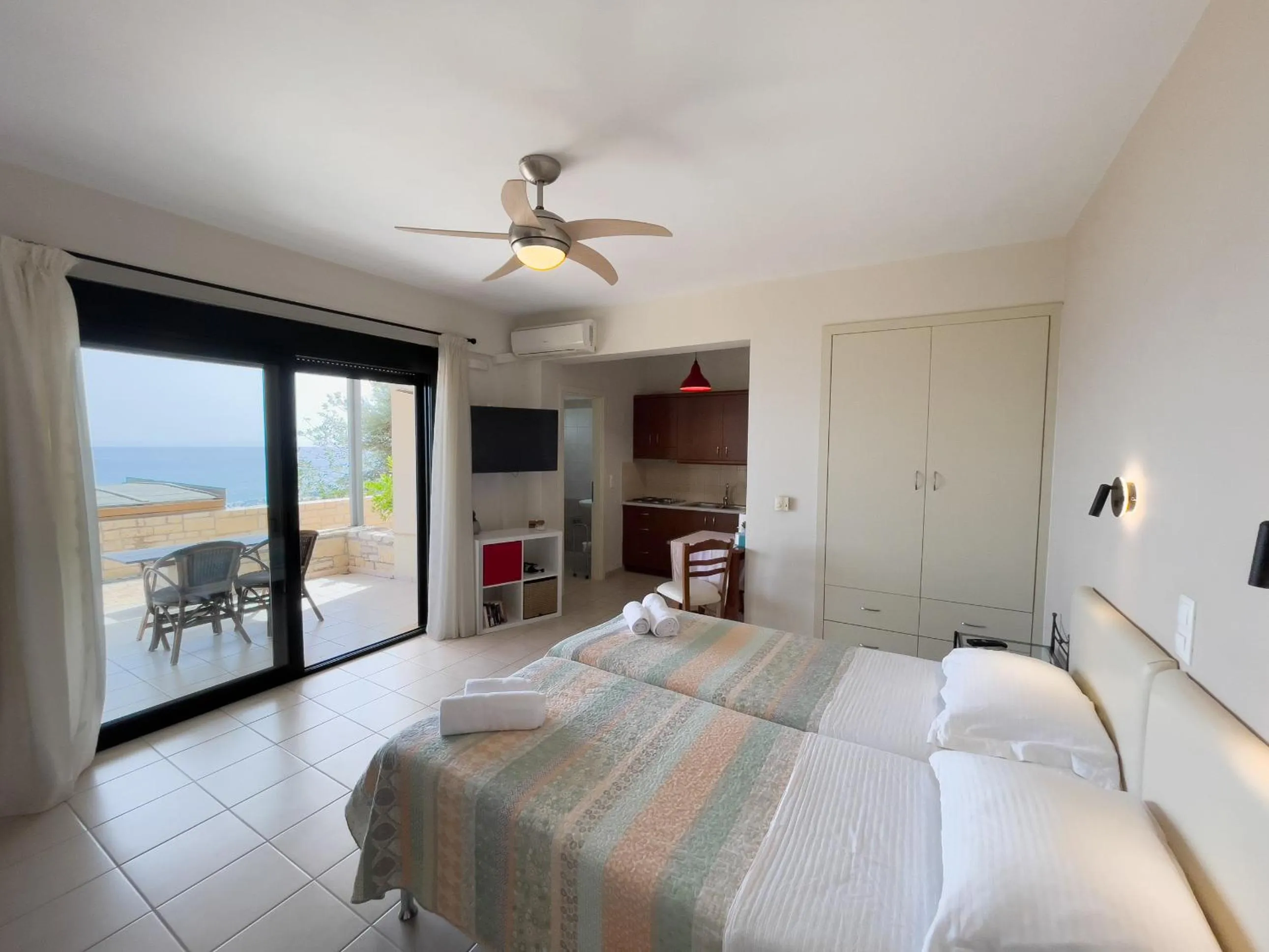 Photo of the whole room, Bed in Portela Suites Kastri