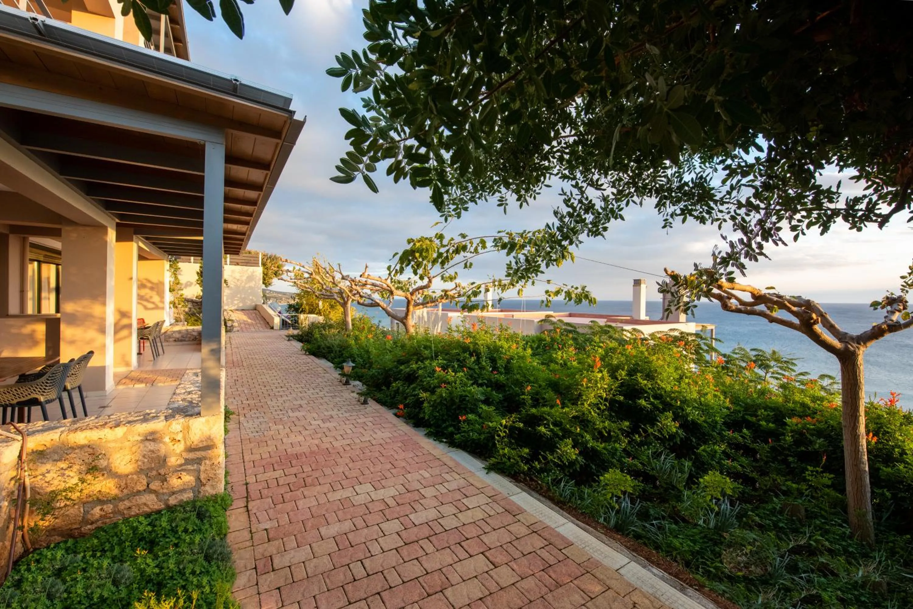 Garden in Portela Suites Kastri