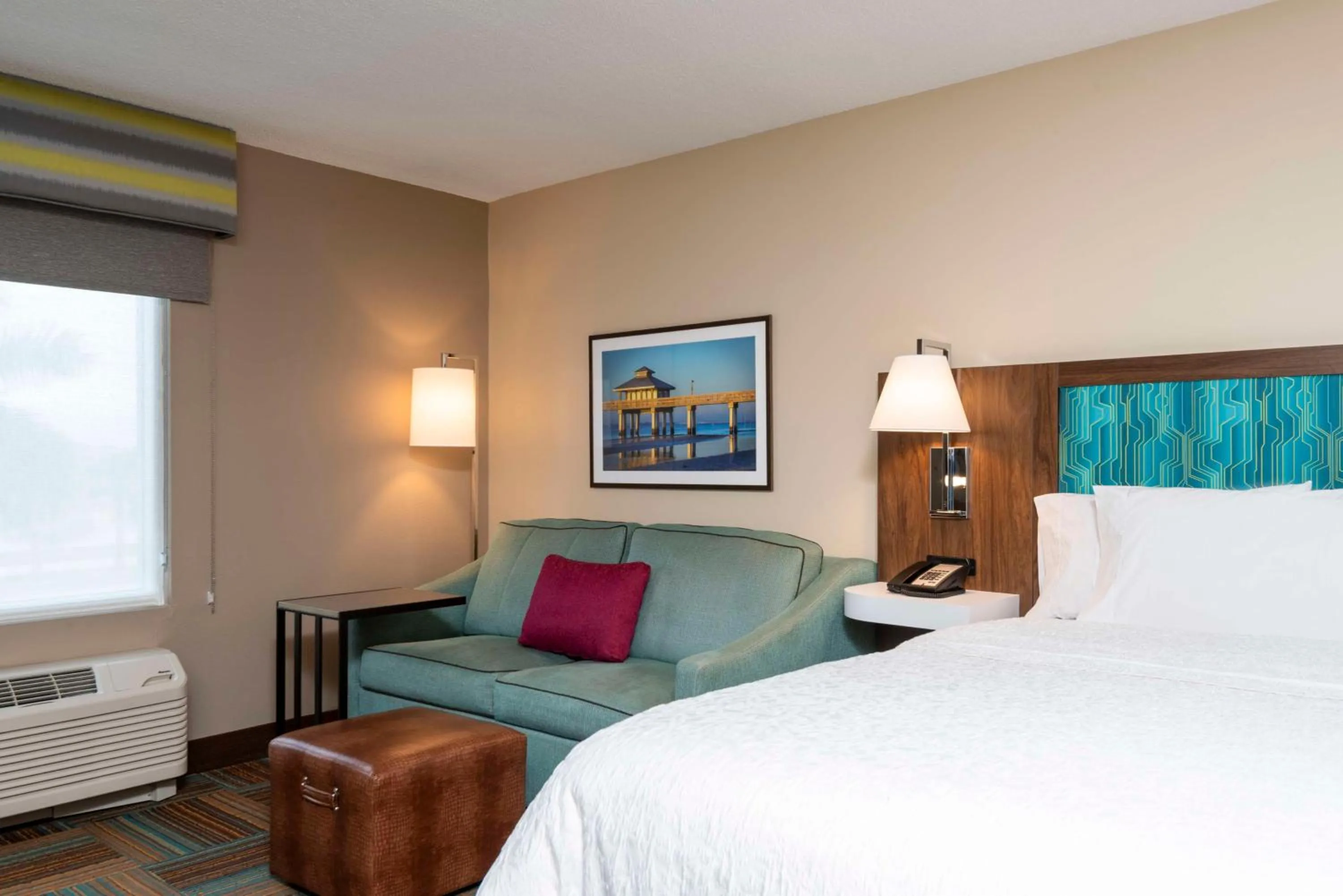 Bed in Hampton Inn & Suites Fort Myers-Colonial Boulevard