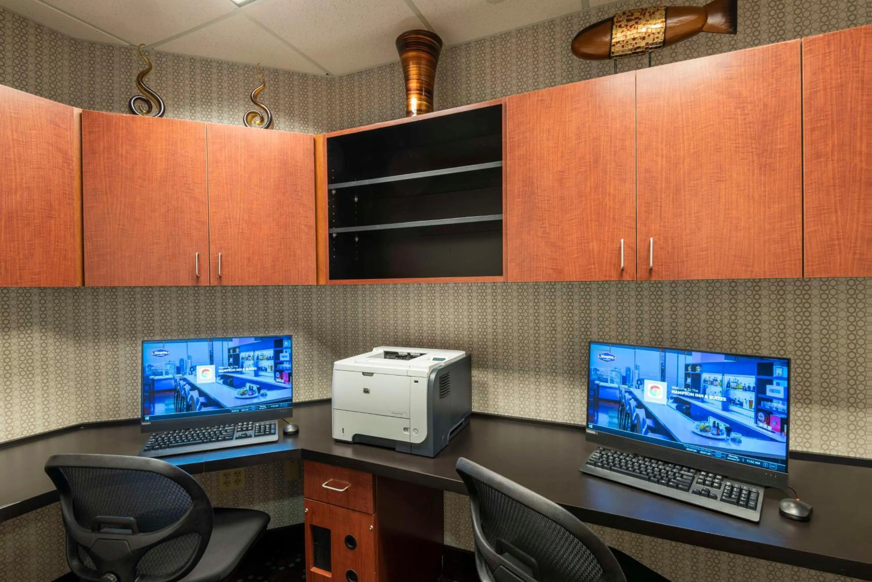 Business facilities in Hampton Inn & Suites Fort Myers-Colonial Boulevard