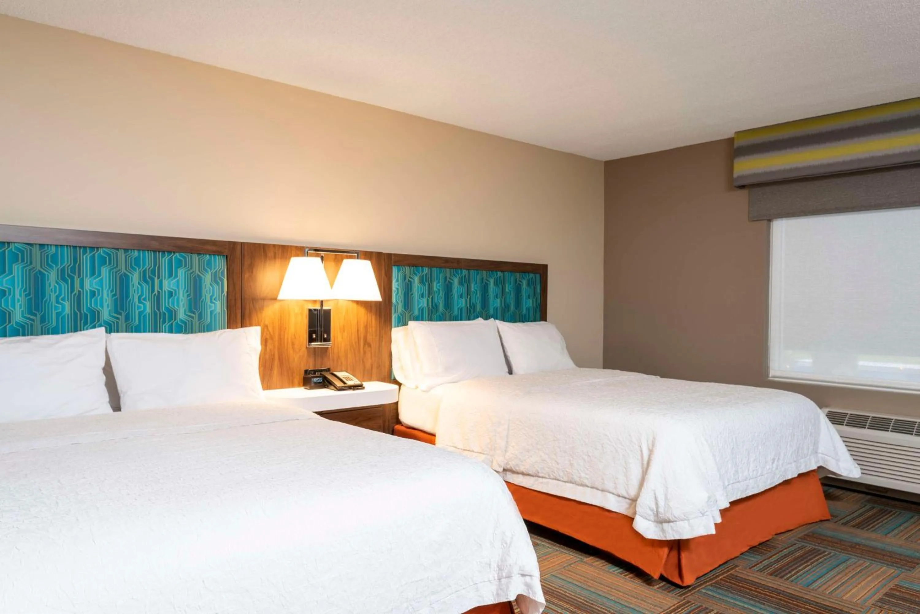 Bed in Hampton Inn & Suites Fort Myers-Colonial Boulevard
