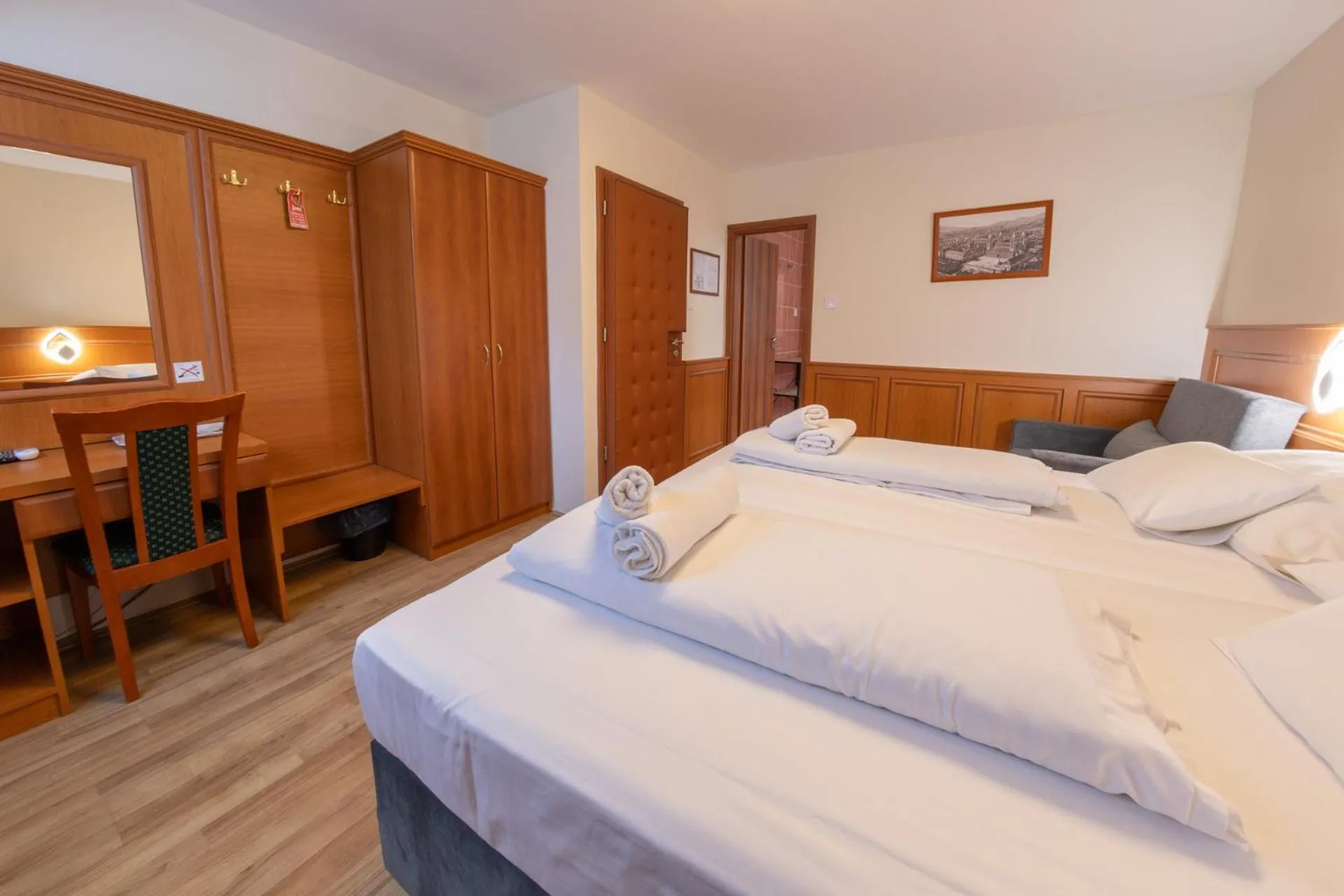 Bed in Szinbád Hotel