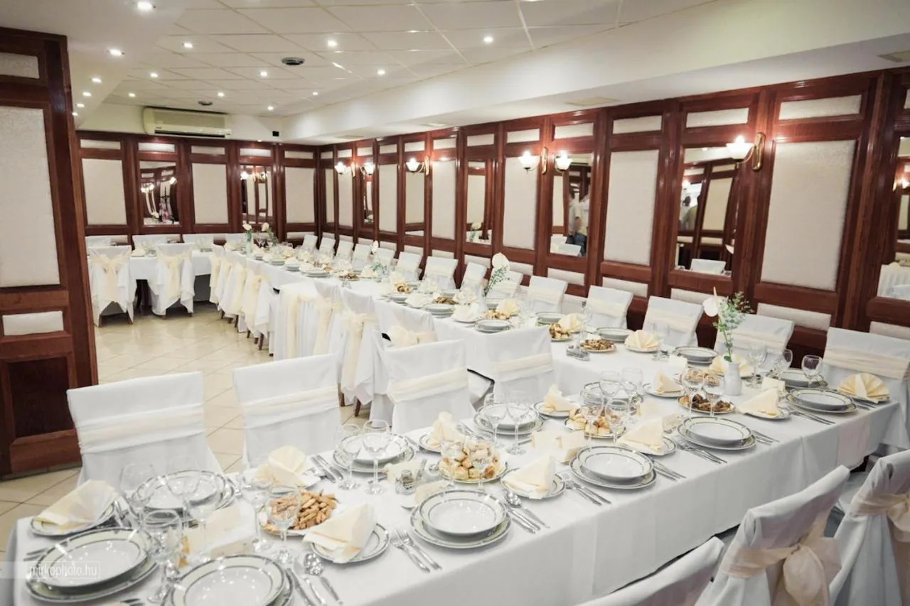 Banquet/Function facilities in Szinbád Hotel