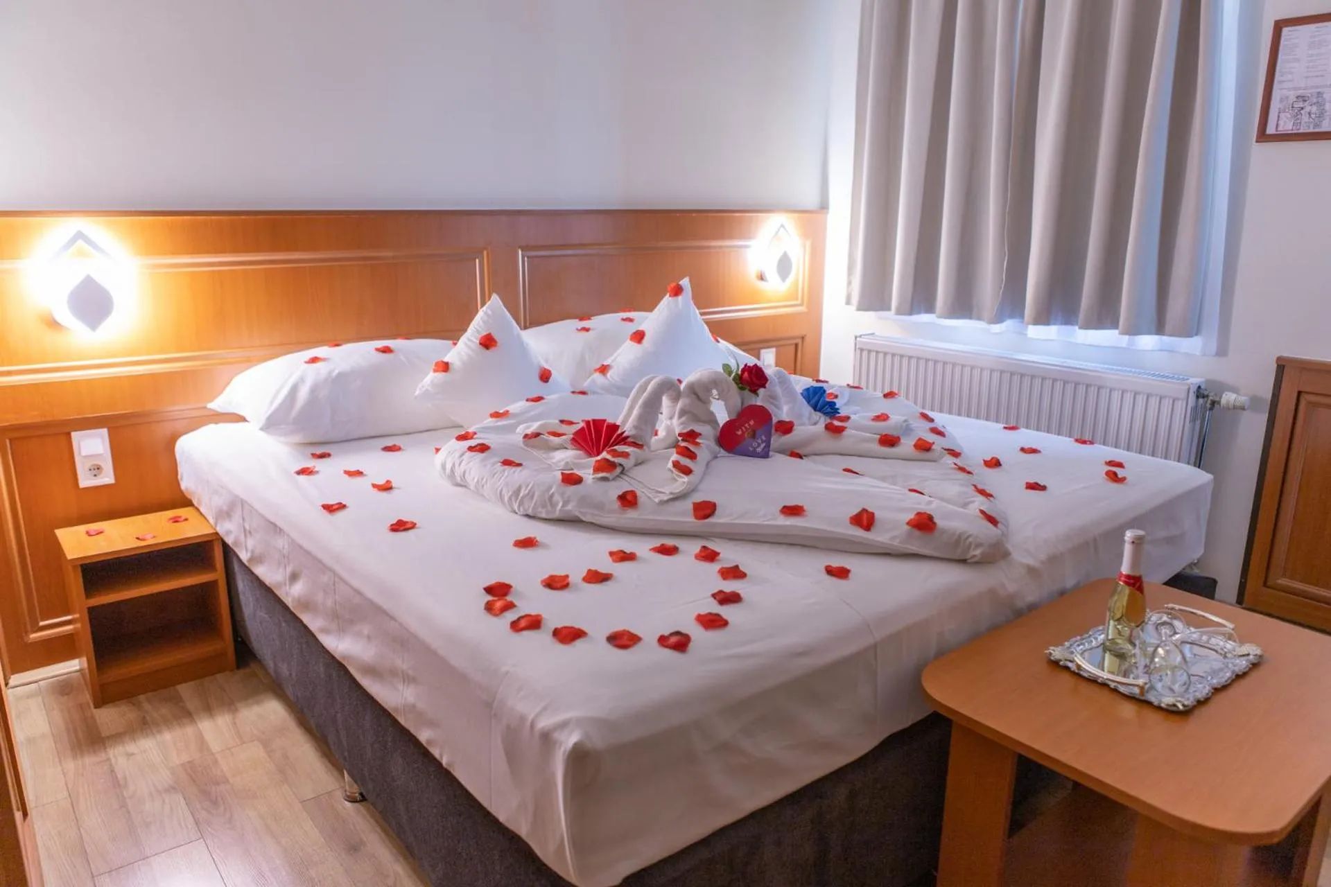 Bed in Szinbád Hotel
