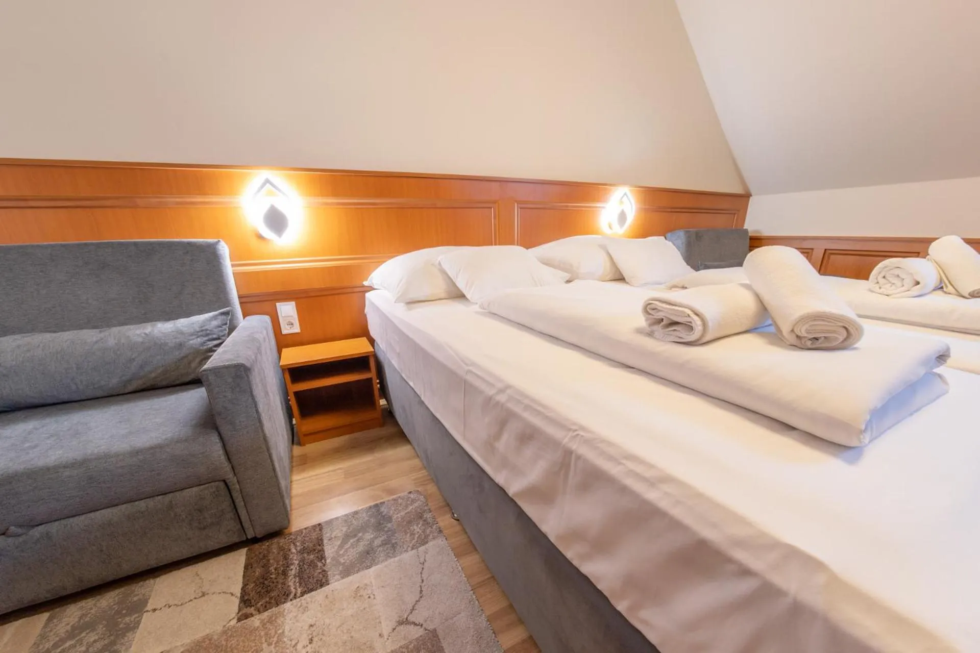 Bed in Szinbád Hotel