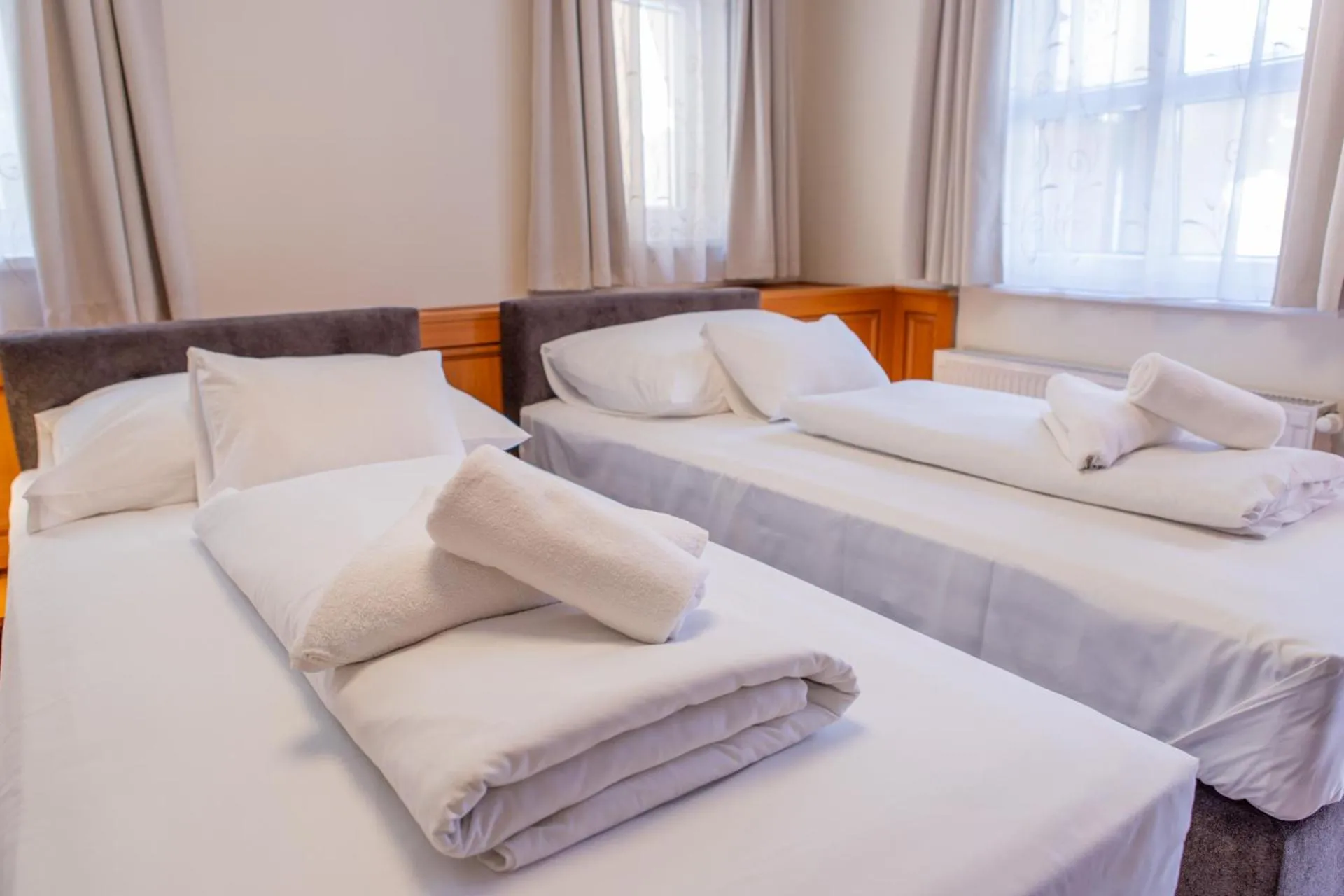 Bed in Szinbád Hotel