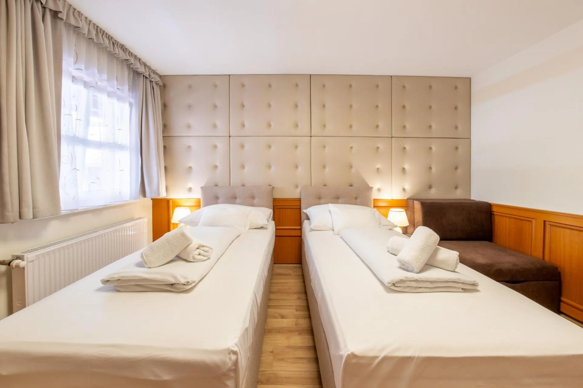 Bed in Szinbád Hotel
