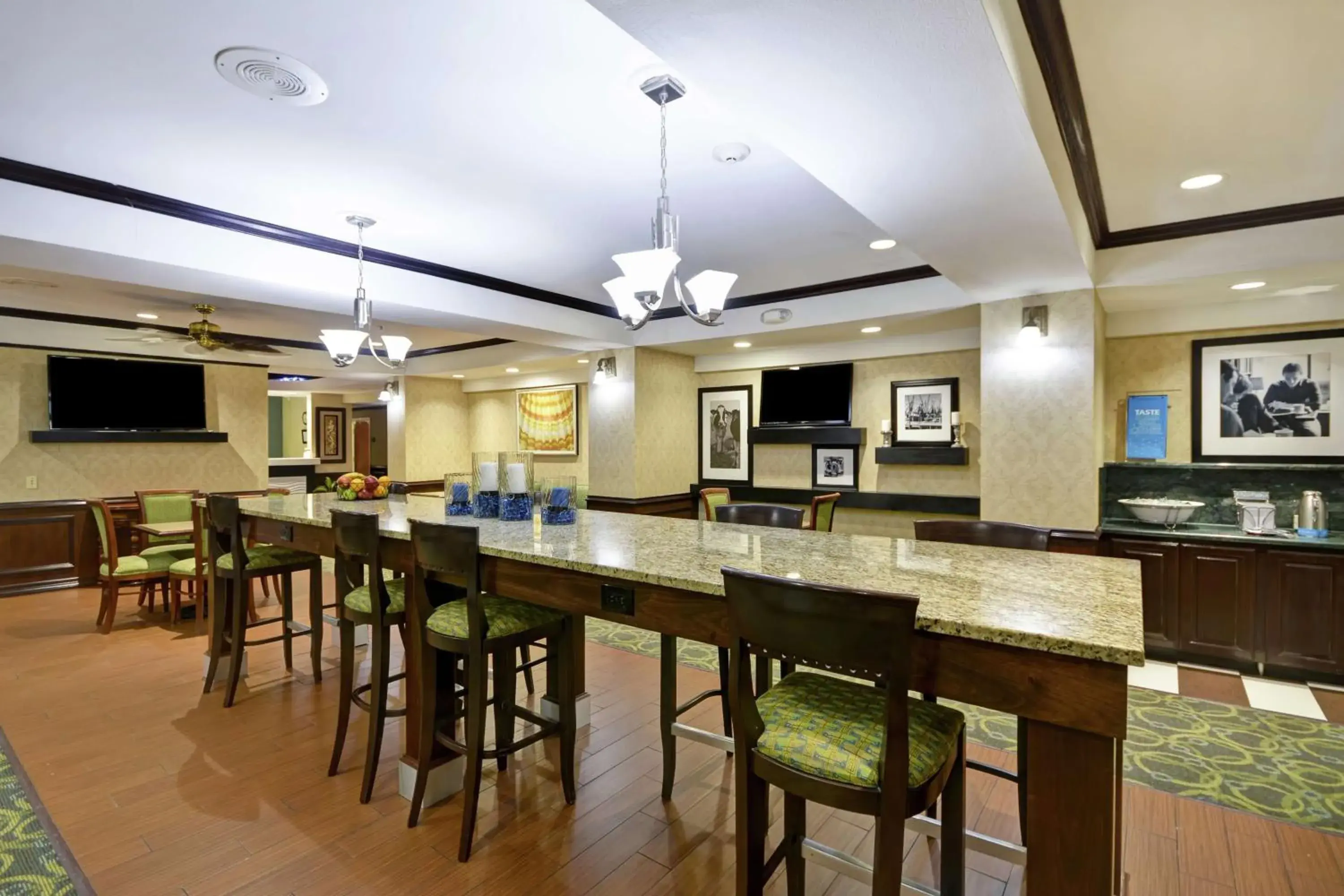 Lobby or reception in Hampton Inn Corpus Christi - Northwest I-37 Lobby or reception in Hampton Inn Corpus Christi - Northwest I-37