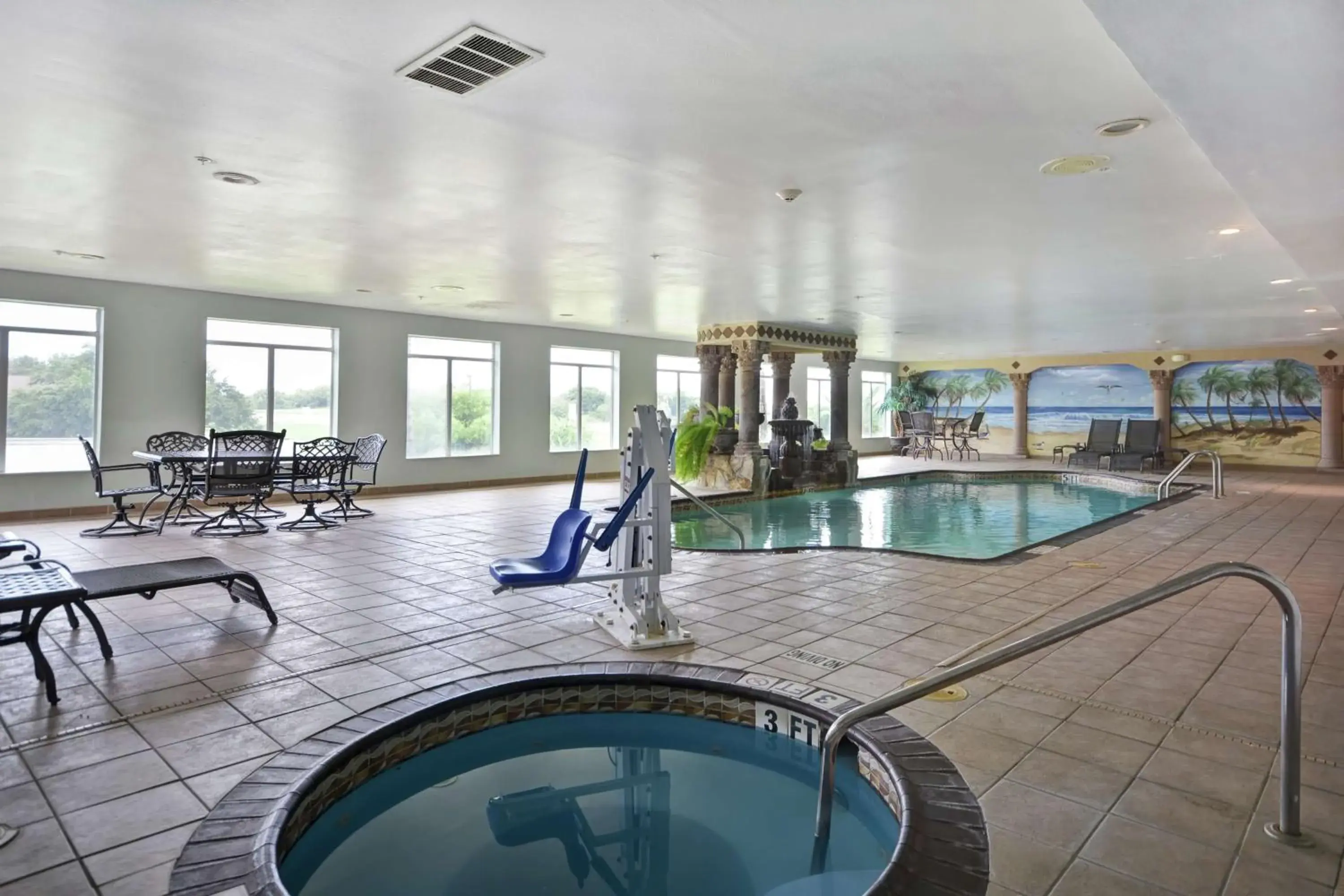 Pool view in Hampton Inn Corpus Christi - Northwest I-37 Pool view in Hampton Inn Corpus Christi - Northwest I-37