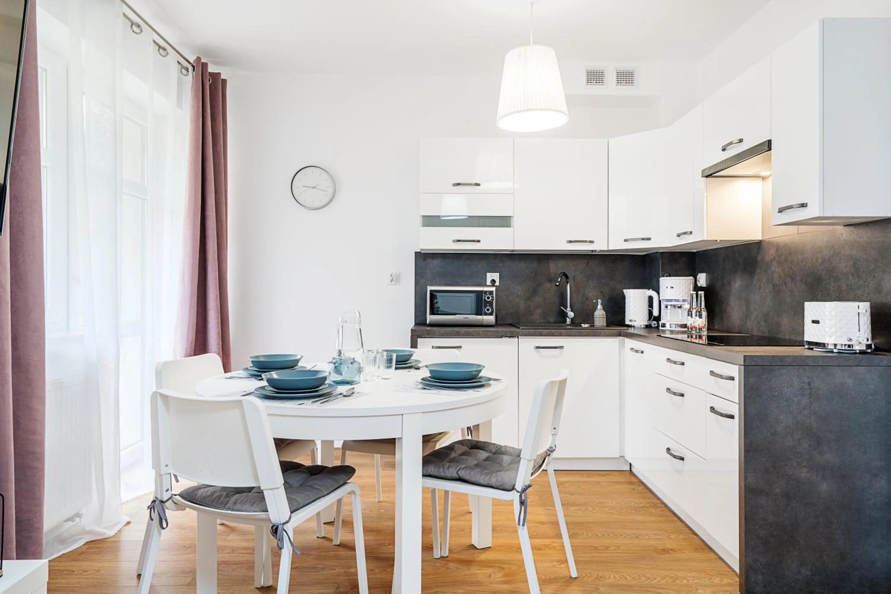 Coffee/tea facilities in Apartamenty City Center Cicha 8