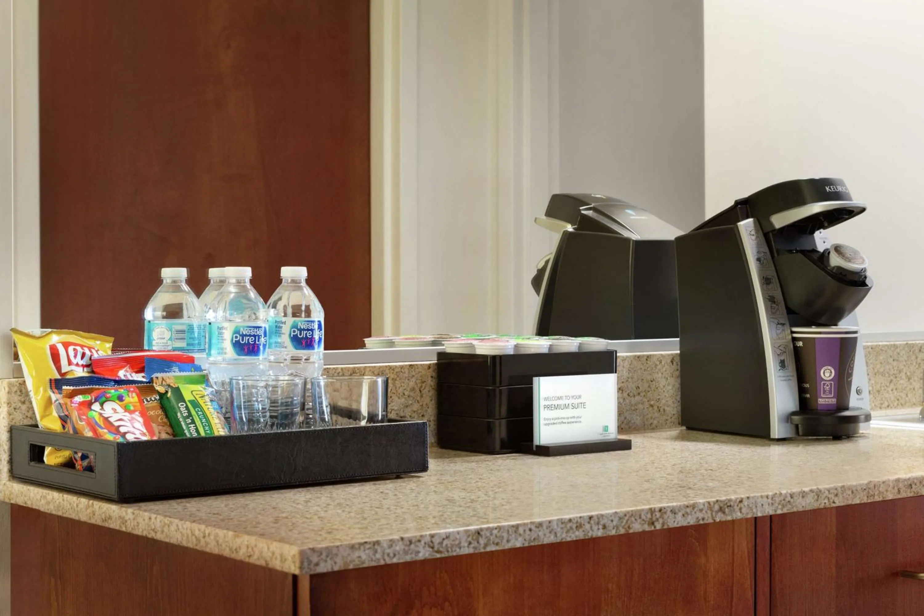 Kitchen or kitchenette in Embassy Suites by Hilton Denver International Airport