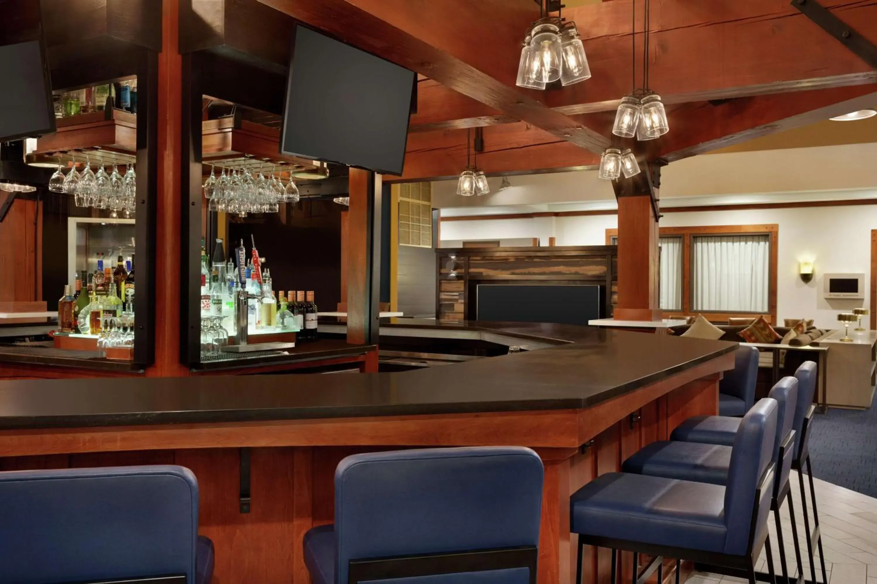 Restaurant/places to eat in Embassy Suites by Hilton Denver International Airport Restaurant/places to eat in Embassy Suites by Hilton Denver International Airport