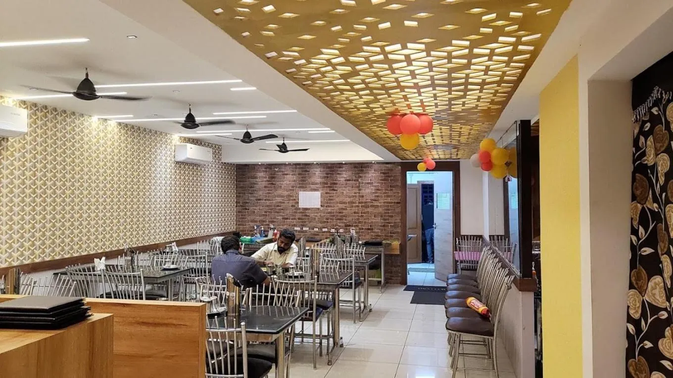 Restaurant/places to eat in Sri Aadhish Grand Hotel