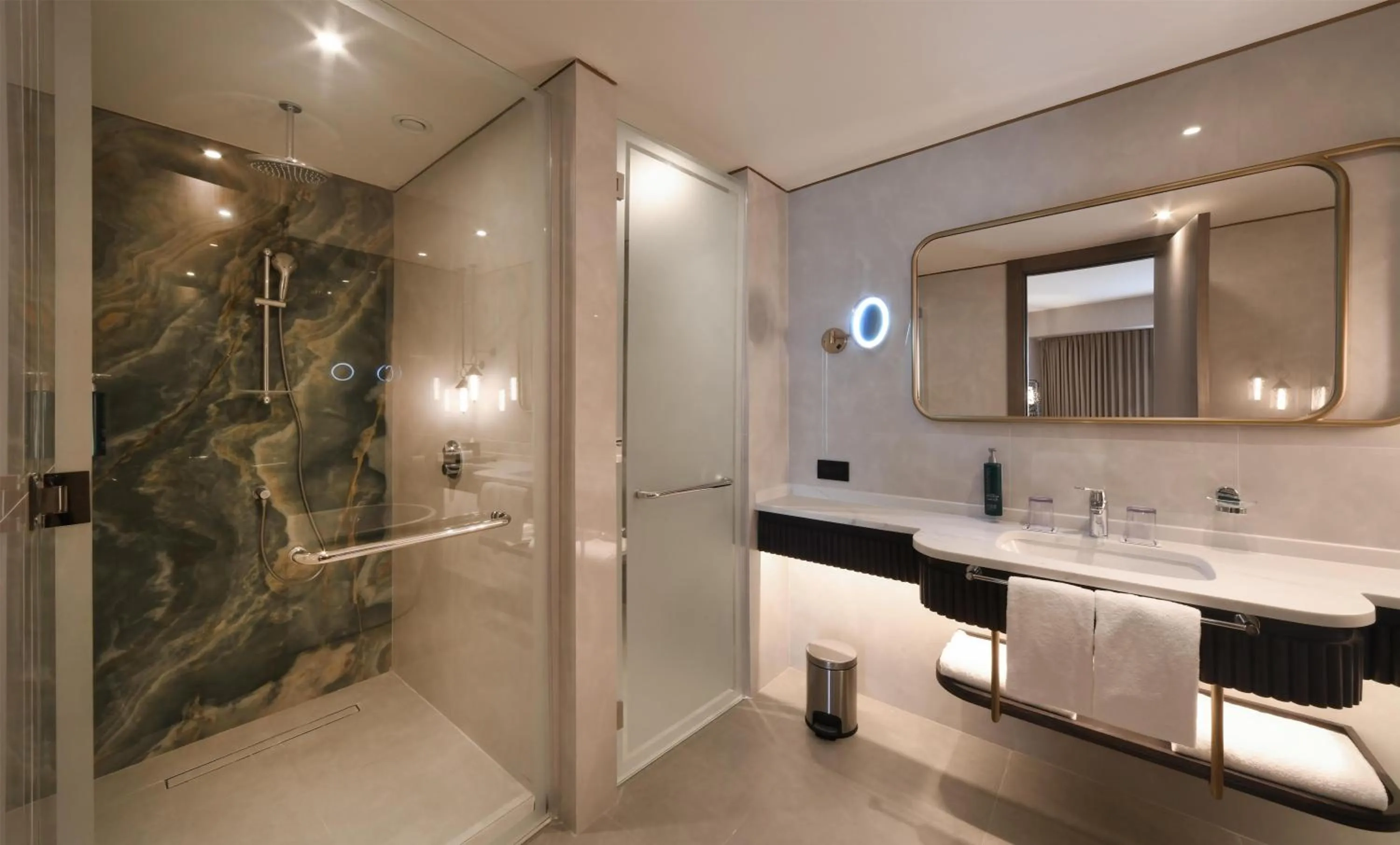 Bathroom in Hilton Amman