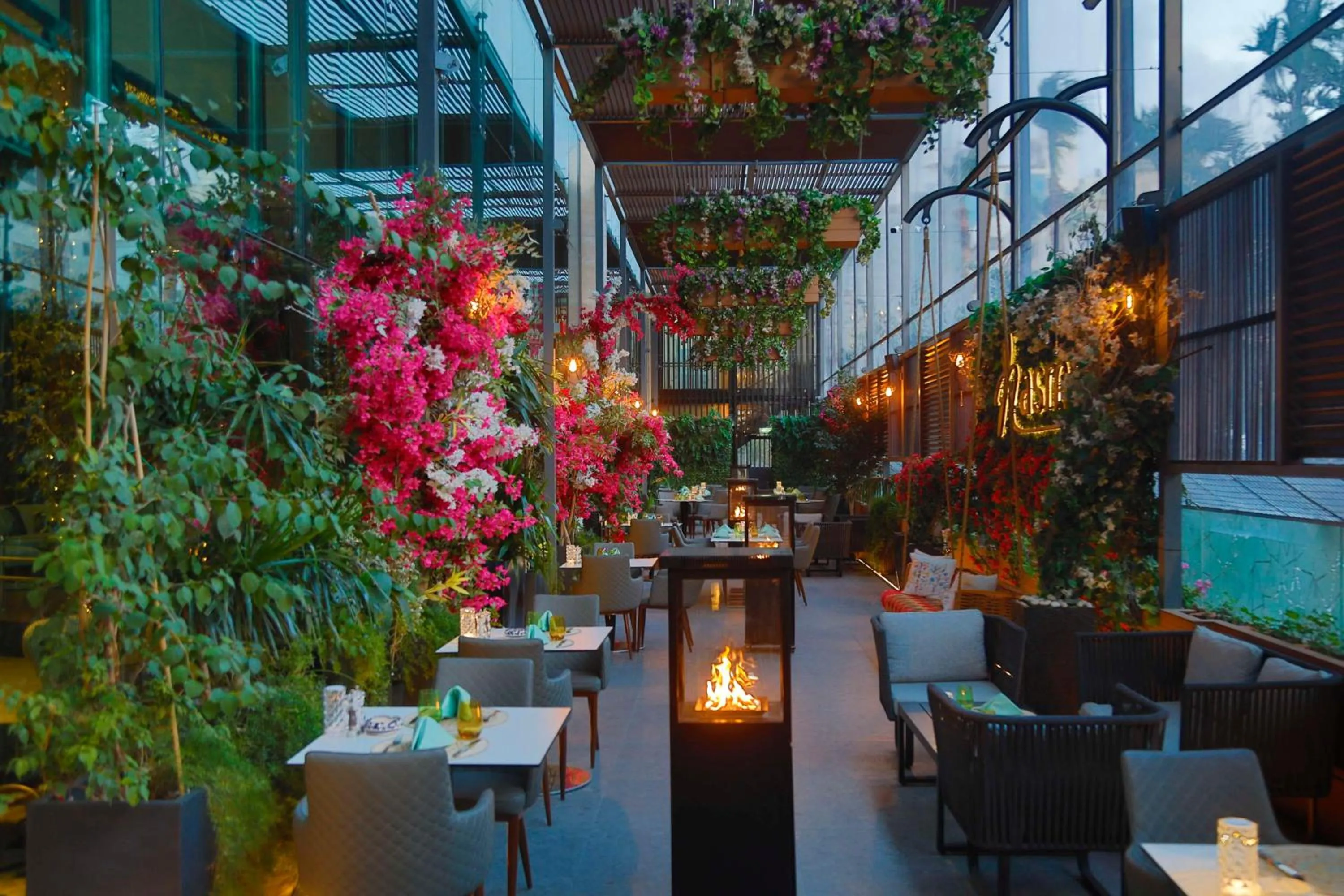 Restaurant/places to eat in Hilton Amman